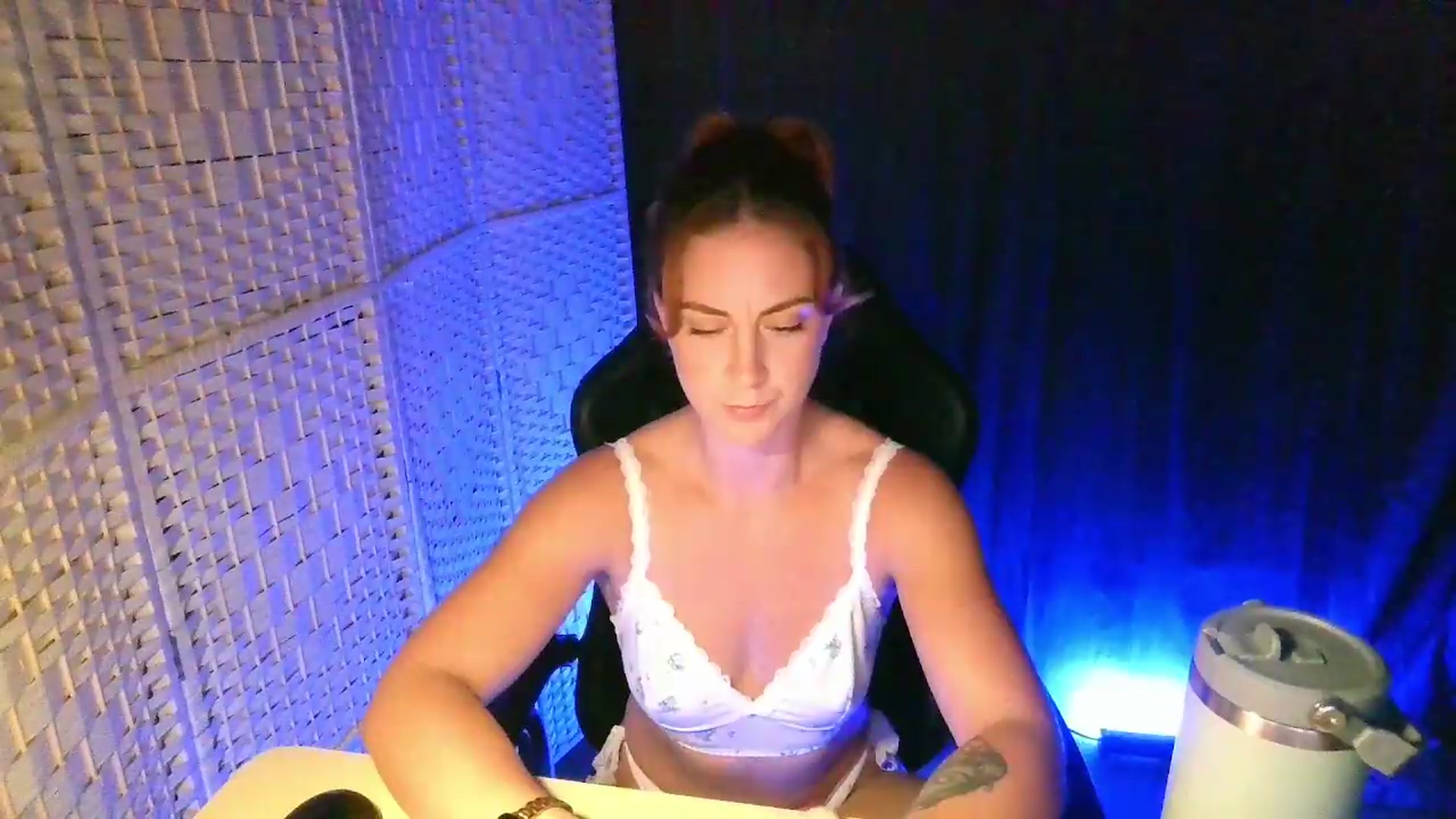 Gallery image thumbnail from YourEmilyRose's myfreecams stream on, 09/05/2026, 23:04 image 8 of 20