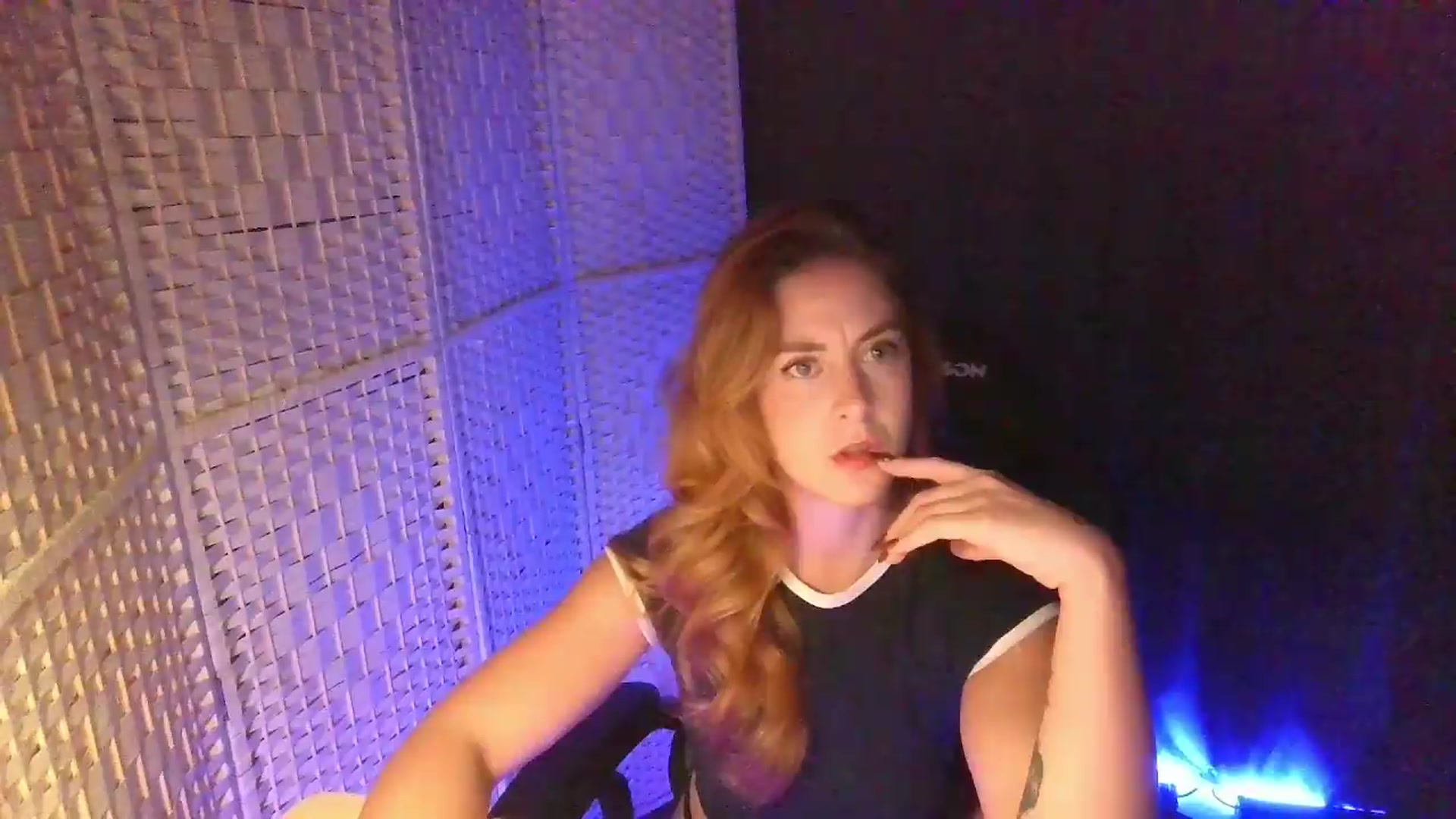 Gallery image thumbnail from YourEmilyRose's myfreecams stream on, 09/23/2026, 20:40 image 16 of 20
