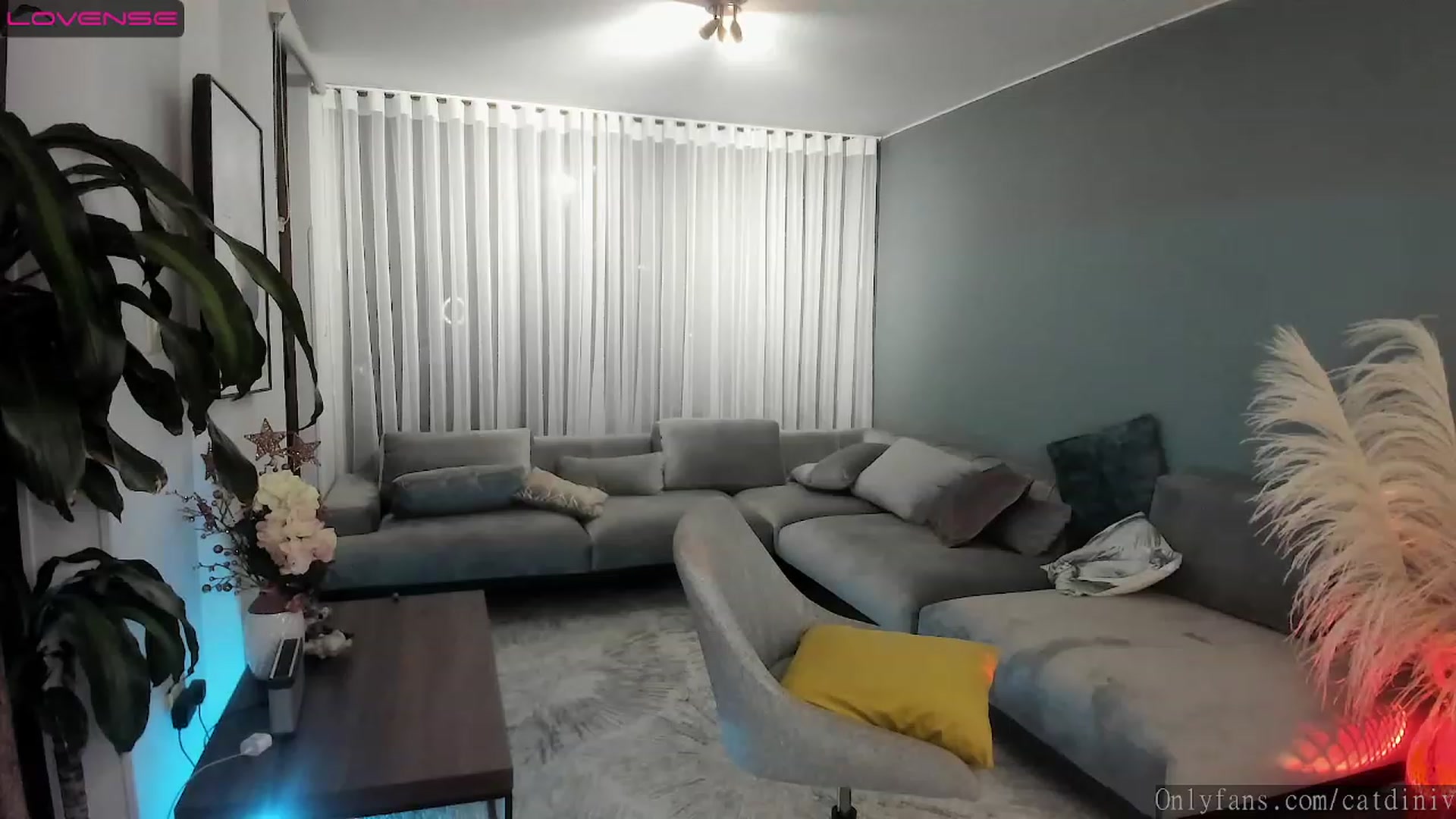 Gallery image thumbnail from YourFavGirl_'s myfreecams stream on, 02/06/2023, 04:27 image 15 of 20
