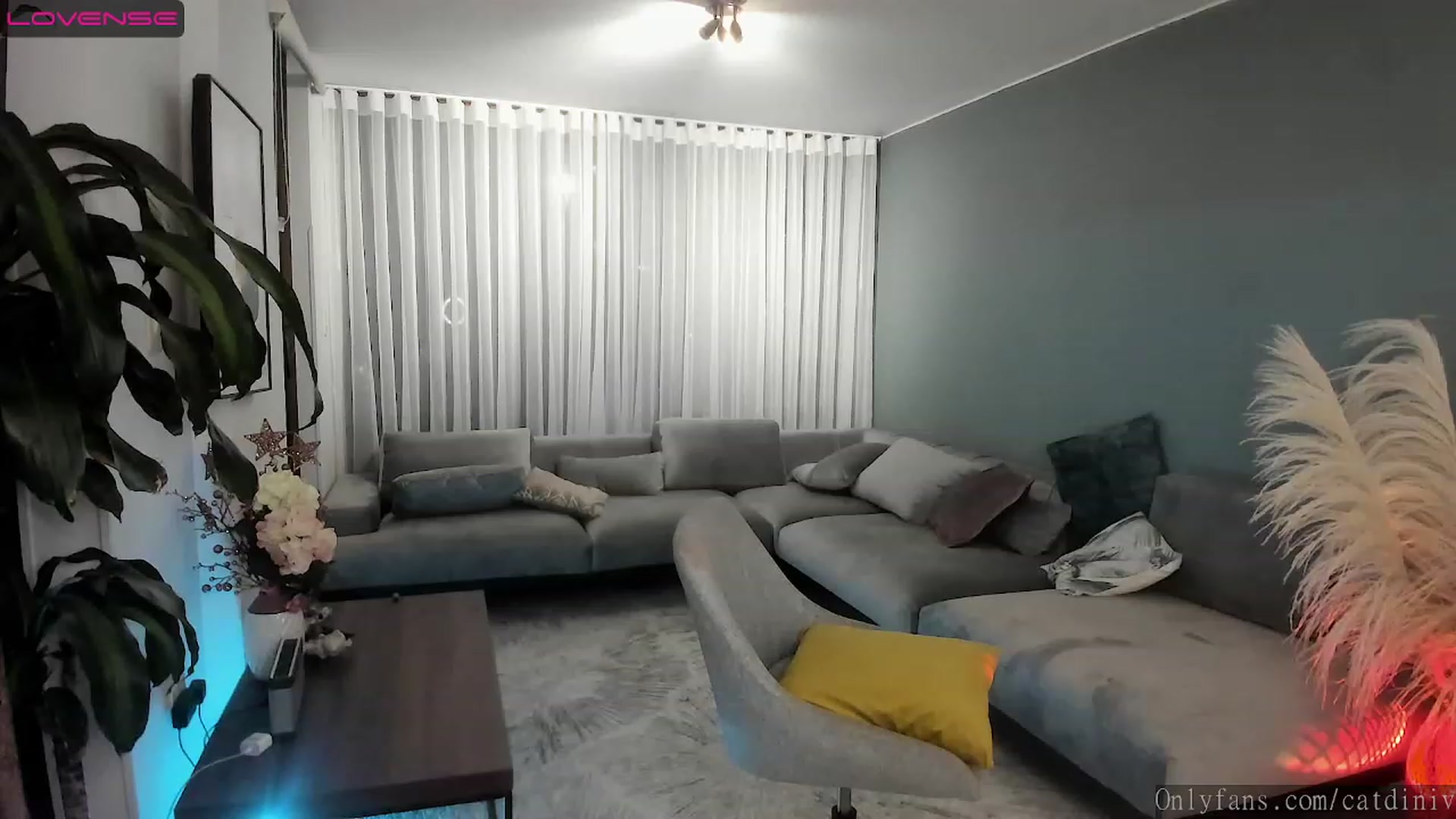 Gallery image thumbnail from YourFavGirl_'s myfreecams stream on, 02/06/2023, 04:27 image 16 of 20