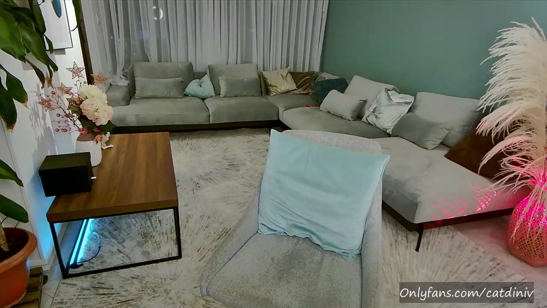 Gallery image thumbnail from YourFavGirl_'s myfreecams stream on, 03/07/2023, 05:10 image 13 of 20