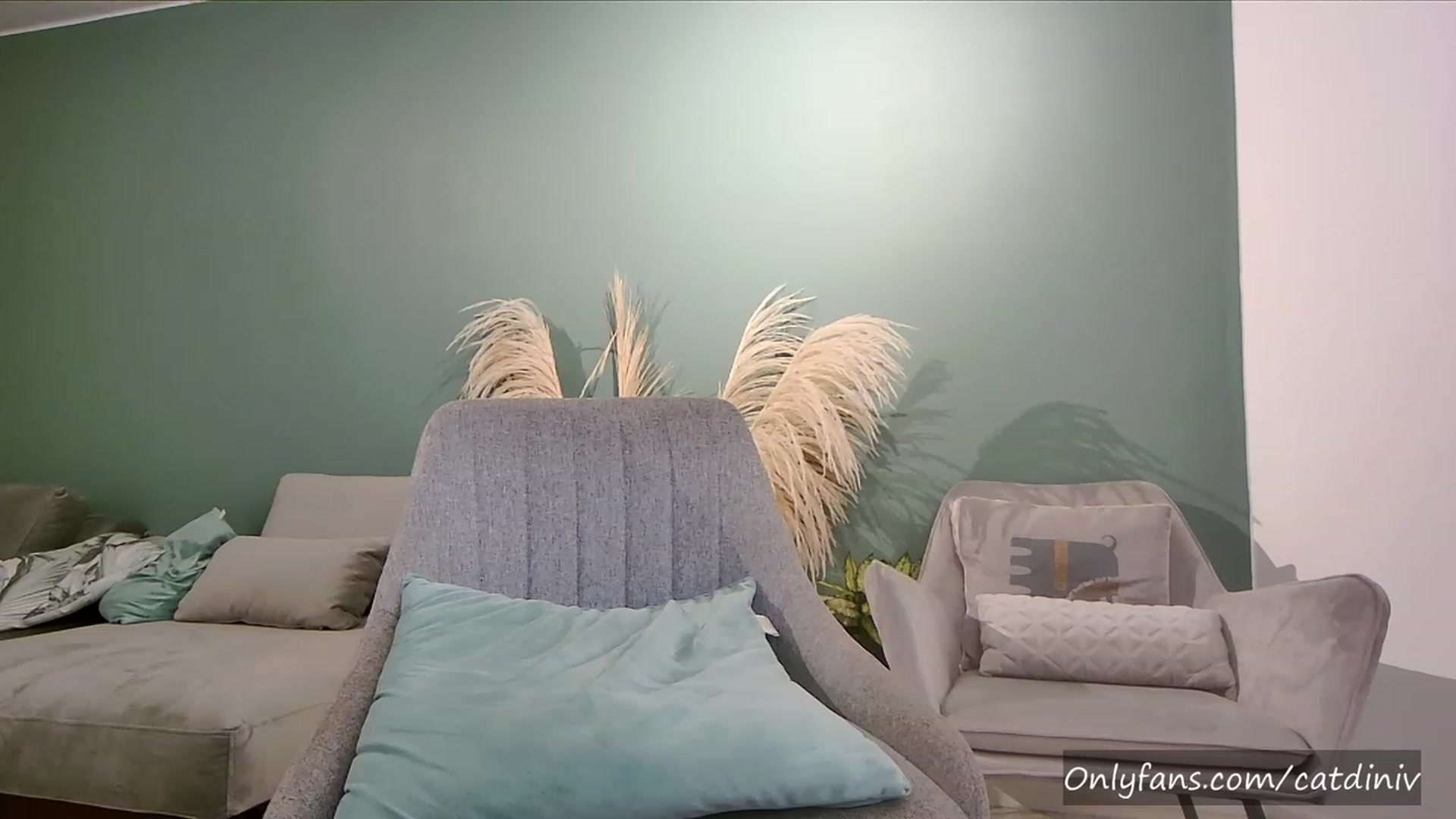 Gallery image thumbnail from YourFavGirl_'s myfreecams stream on, 03/19/2023, 02:54 image 4 of 20