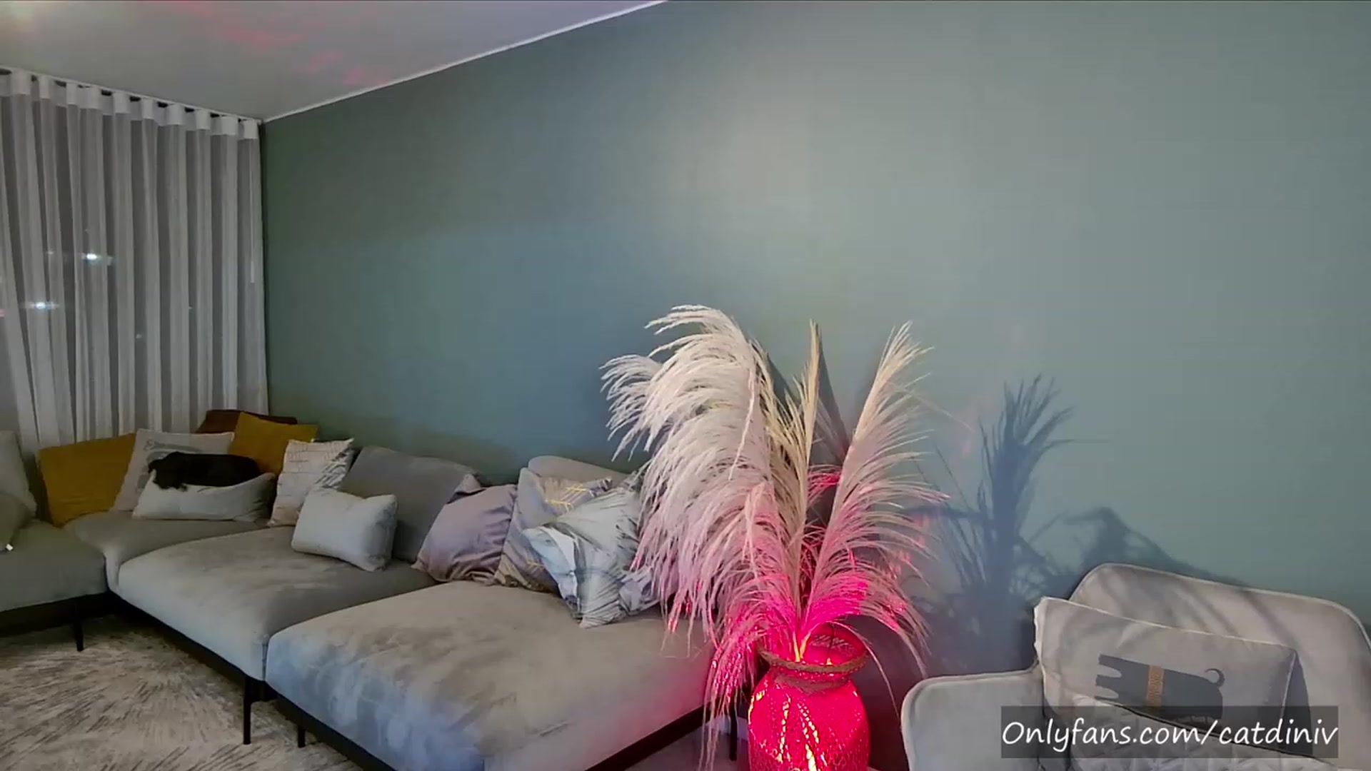 Gallery image thumbnail from YourFavGirl_'s myfreecams stream on, 04/19/2023, 03:56 image 5 of 20