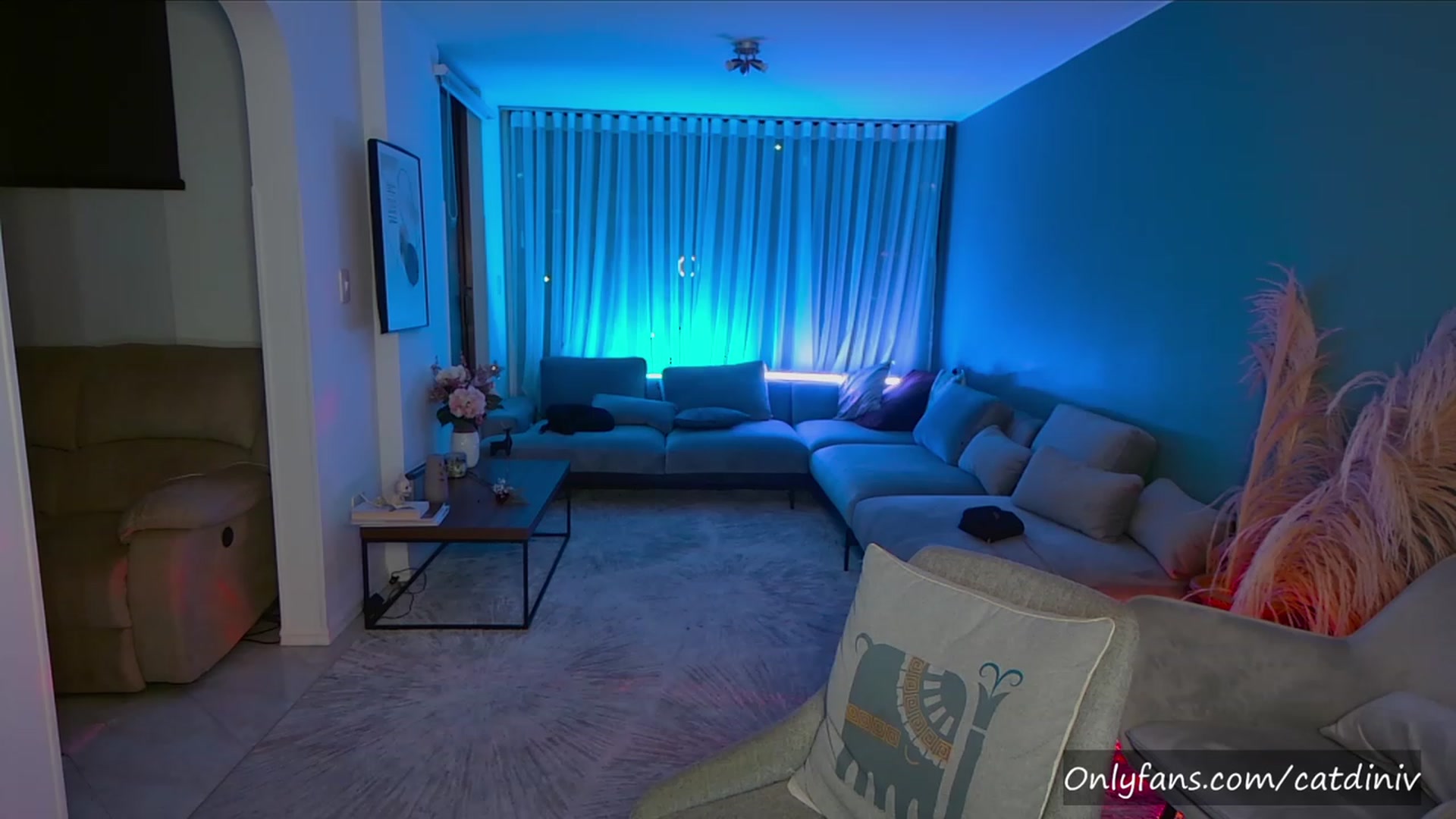 Gallery image thumbnail from YourFavGirl_'s myfreecams stream on, 07/09/2023, 03:20 image 9 of 20