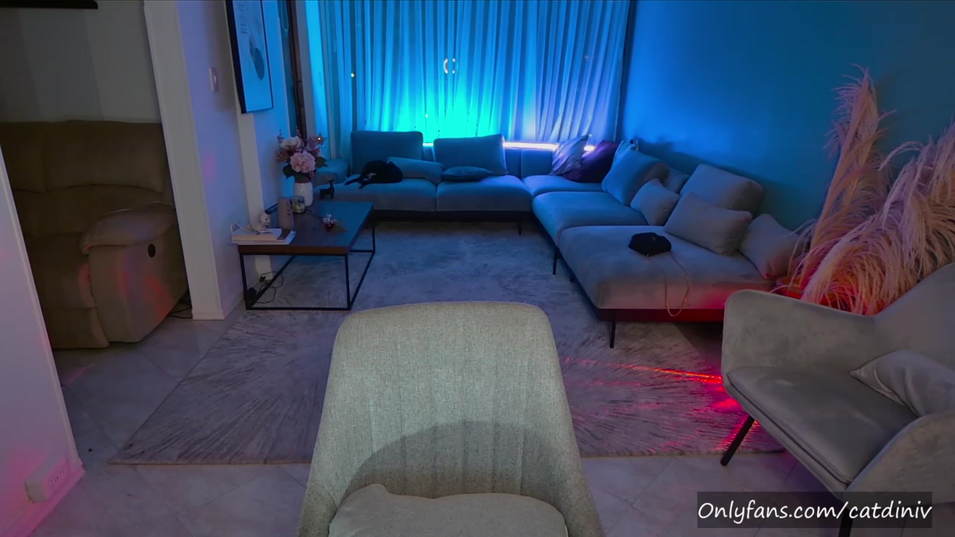 Gallery image thumbnail from YourFavGirl_'s myfreecams stream on, 07/09/2023, 03:20 image 11 of 20
