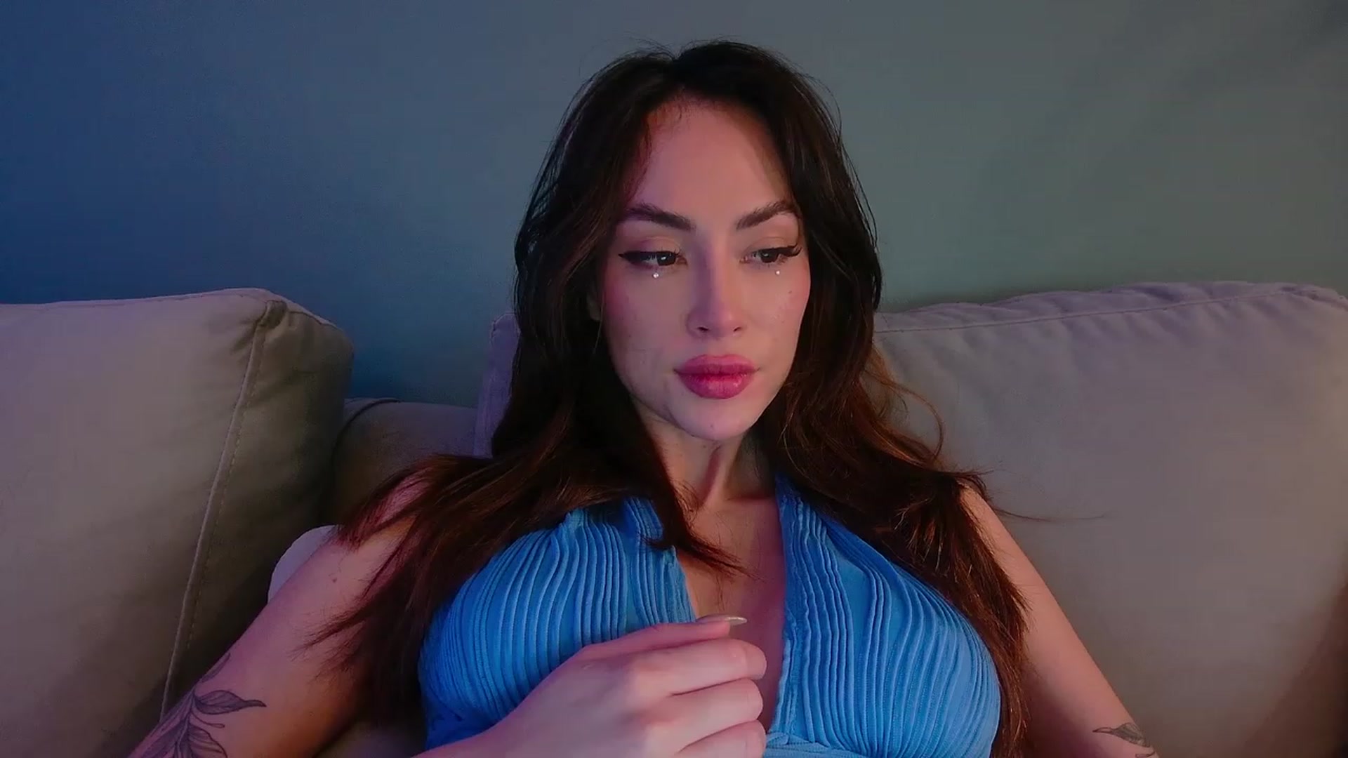 Gallery image thumbnail from YourFavGirl_'s myfreecams stream on, 12/21/2023, 04:52 image 19 of 20