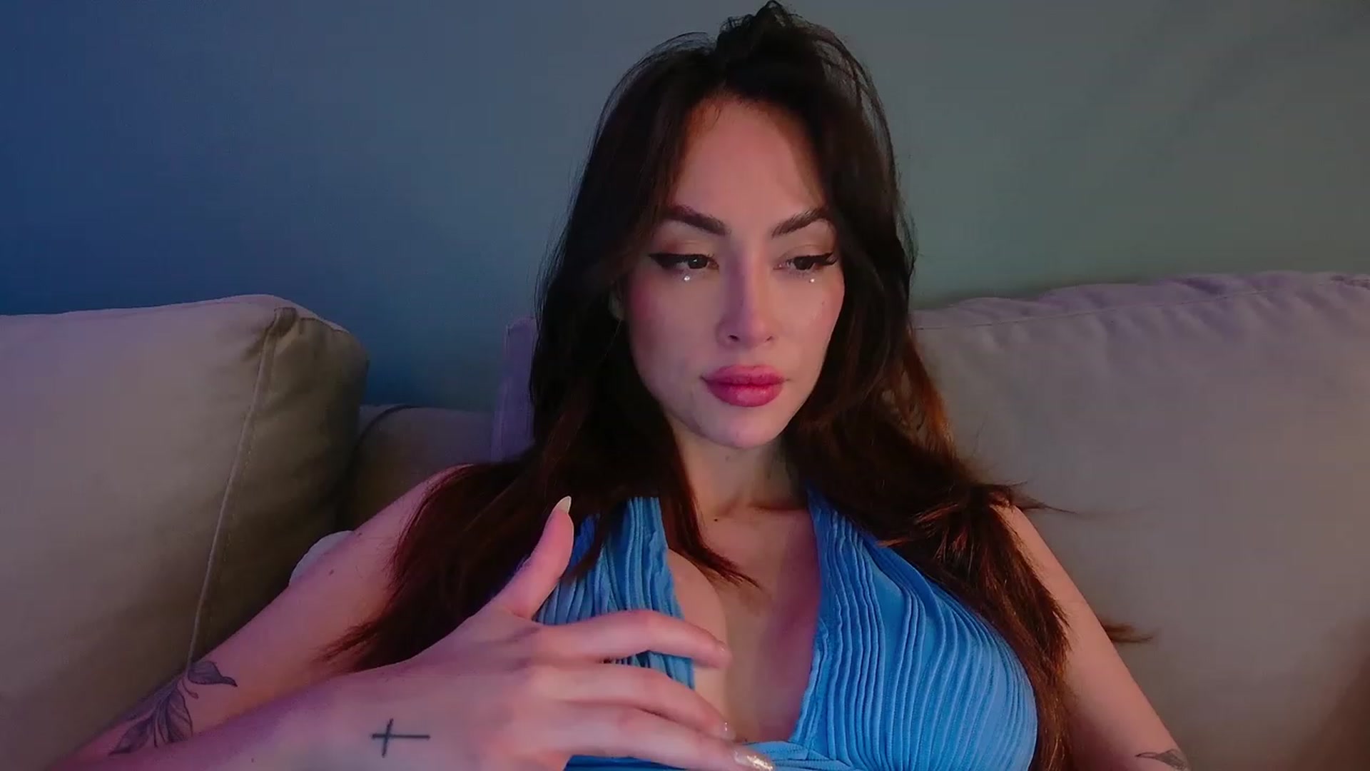 Gallery image thumbnail from YourFavGirl_'s myfreecams stream on, 12/21/2023, 04:52 image 16 of 20