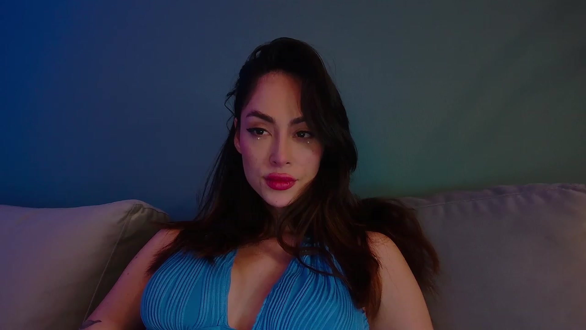 Gallery image thumbnail from YourFavGirl_'s myfreecams stream on, 12/21/2023, 04:52 image 2 of 20