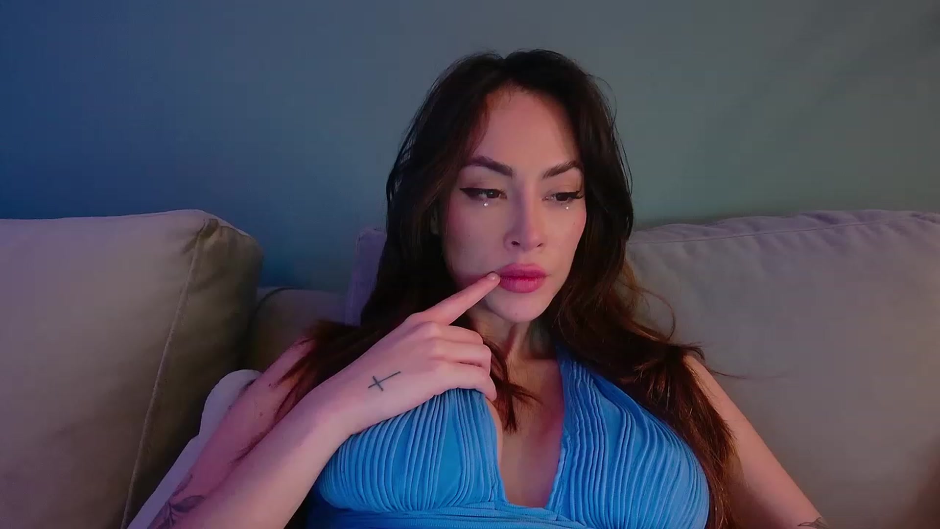 Gallery image thumbnail from YourFavGirl_'s myfreecams stream on, 12/21/2023, 04:52 image 20 of 20