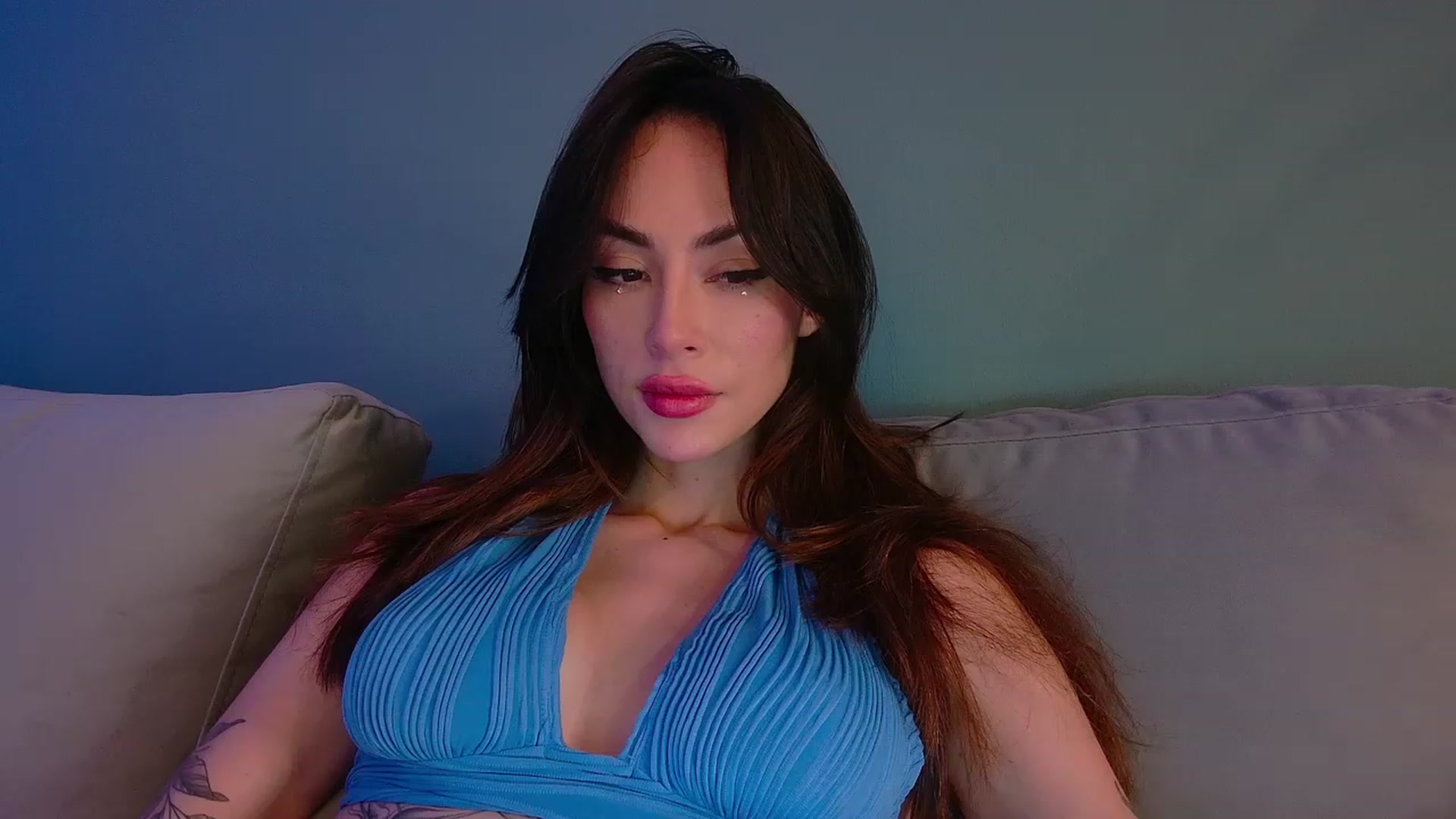 Gallery image thumbnail from YourFavGirl_'s myfreecams stream on, 12/21/2023, 04:52 image 6 of 20