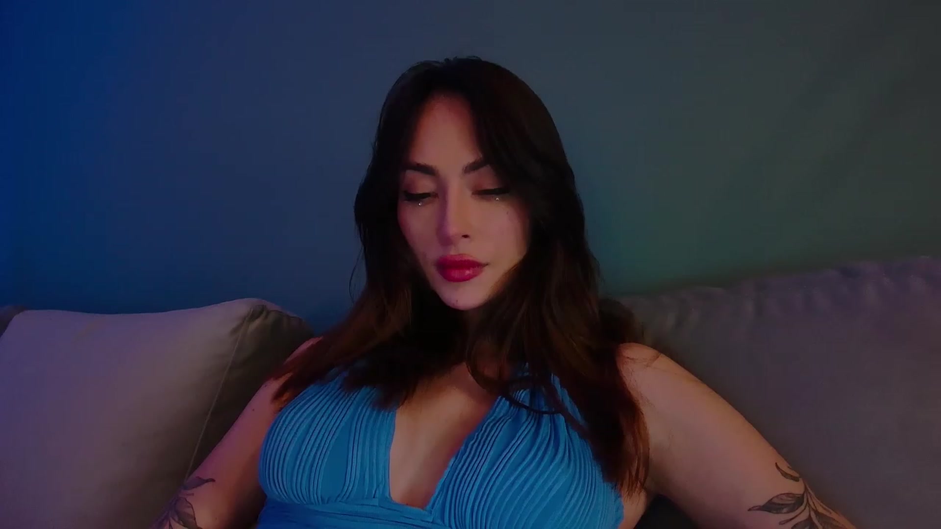 Gallery image thumbnail from YourFavGirl_'s myfreecams stream on, 12/21/2023, 04:52 image 3 of 20