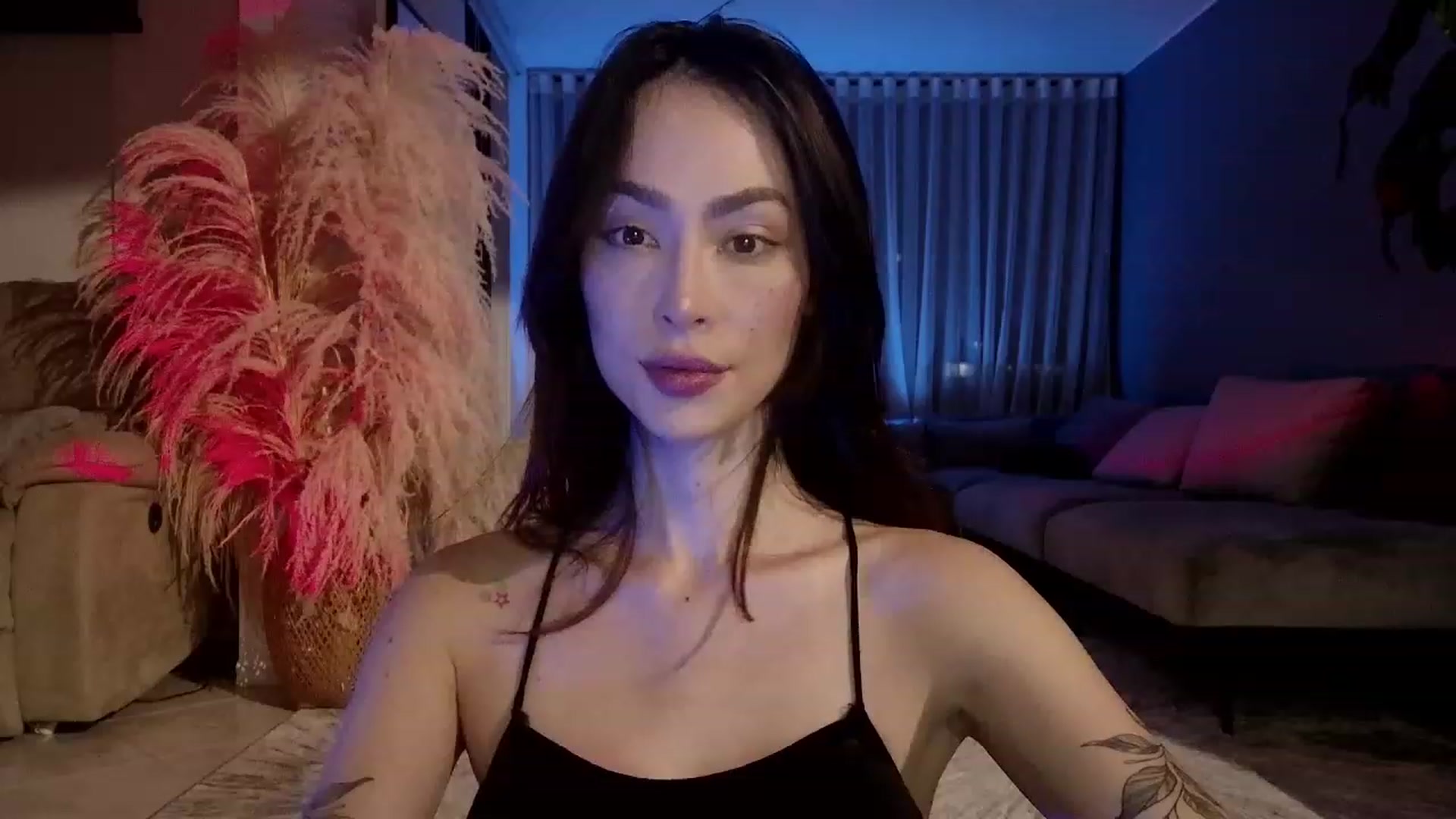Gallery image thumbnail from YourFavGirl_'s myfreecams stream on, 01/13/2024, 04:12 image 9 of 20