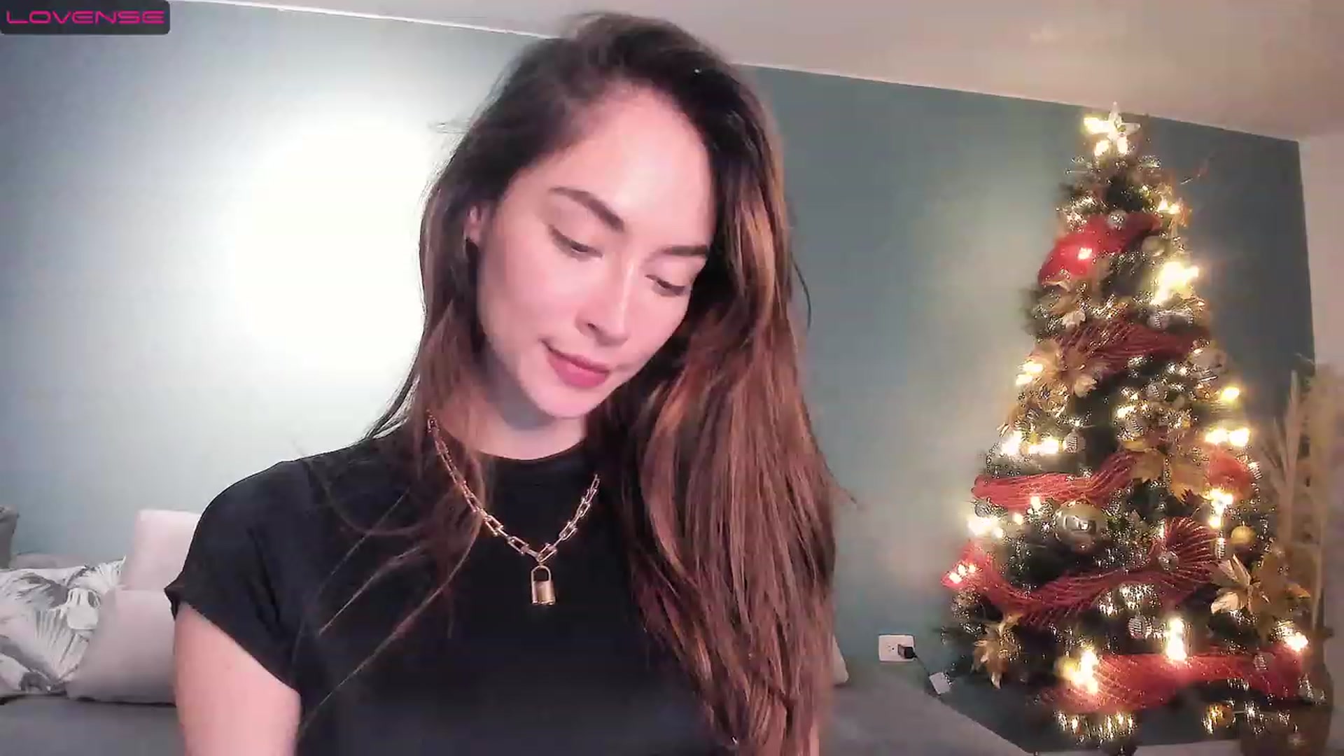 Gallery image thumbnail from YourFavPeach's myfreecams stream on, 11/16/2022, 08:32 image 16 of 20