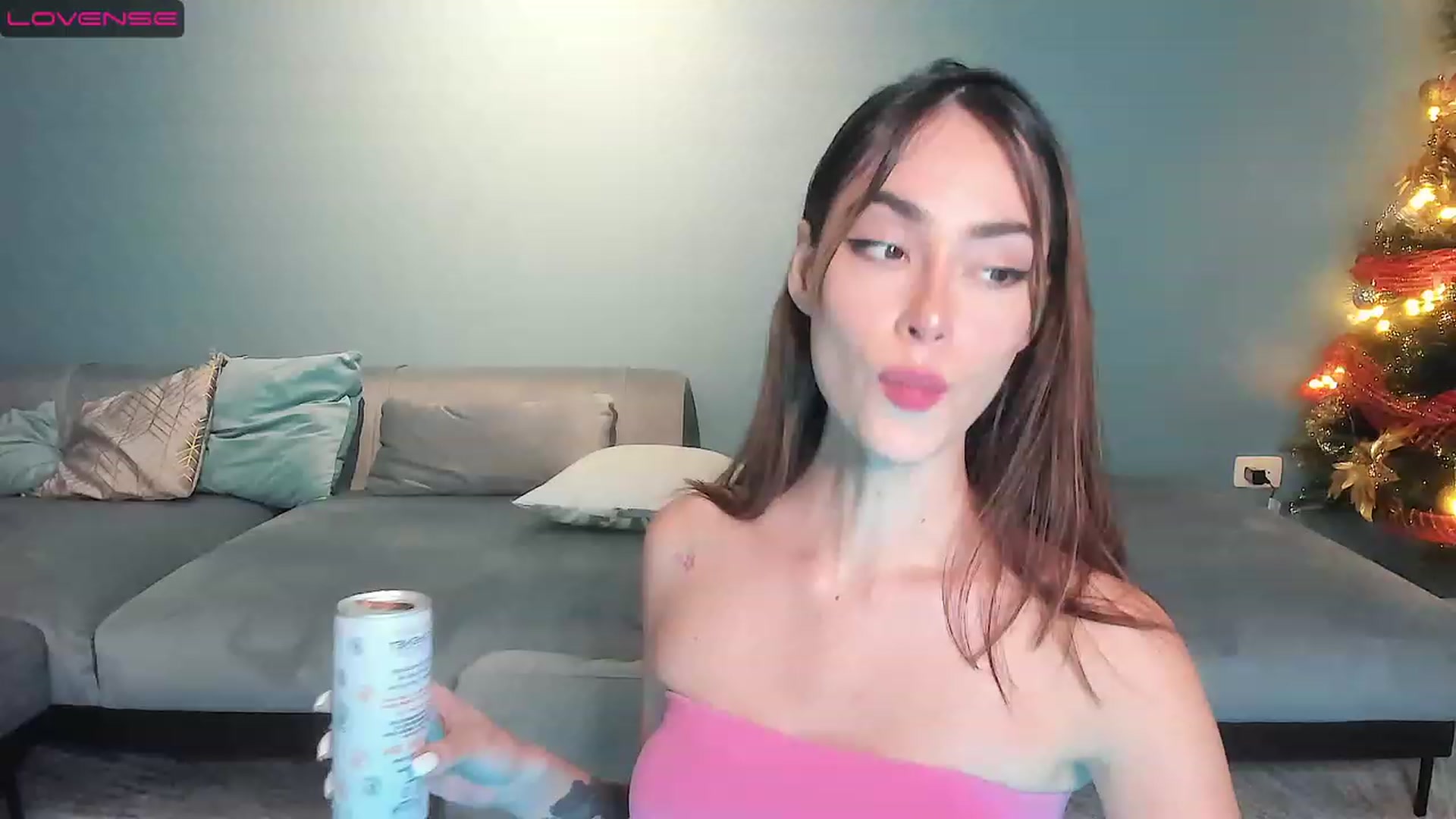 Gallery image thumbnail from YourFavPeach's myfreecams stream on, 12/01/2022, 03:17 image 1 of 20