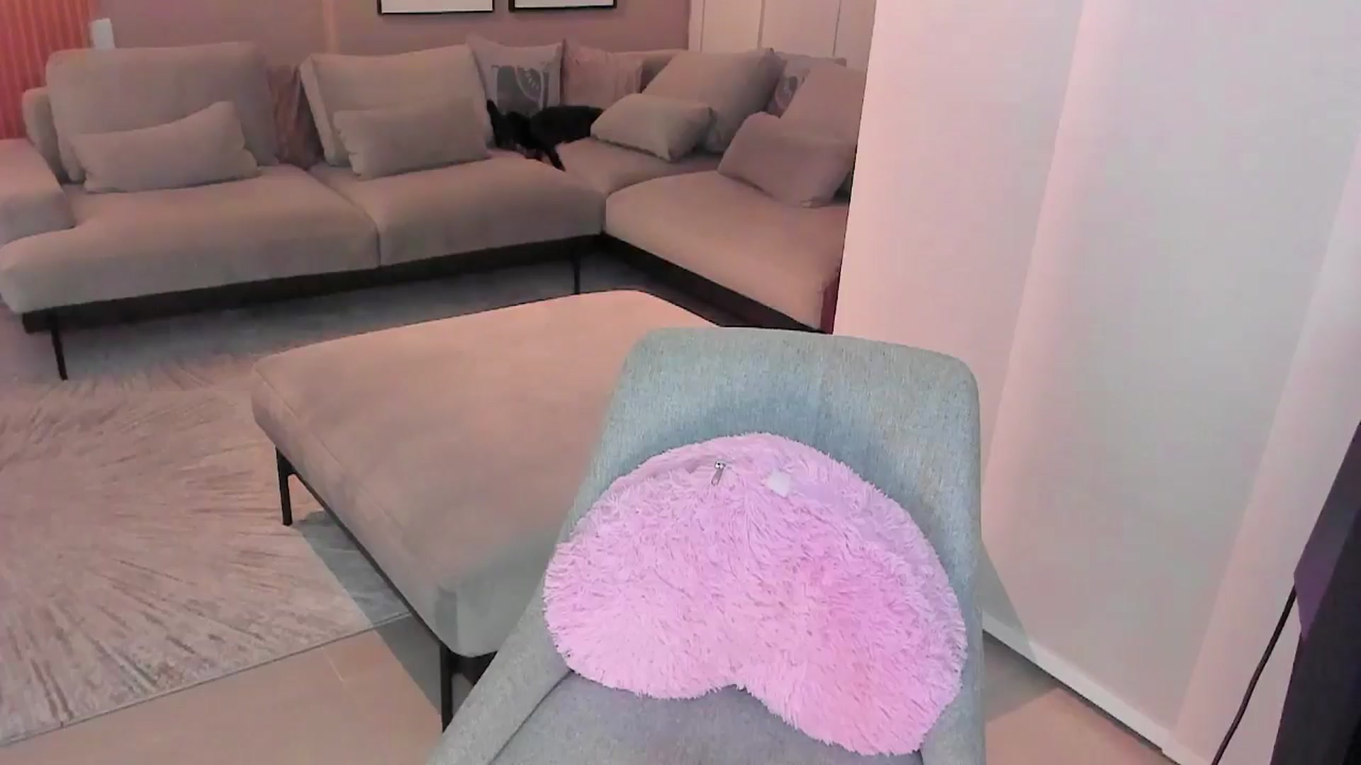 Gallery image thumbnail from YourFavWifey_'s myfreecams stream on, 01/16/2025, 04:45 image 17 of 20