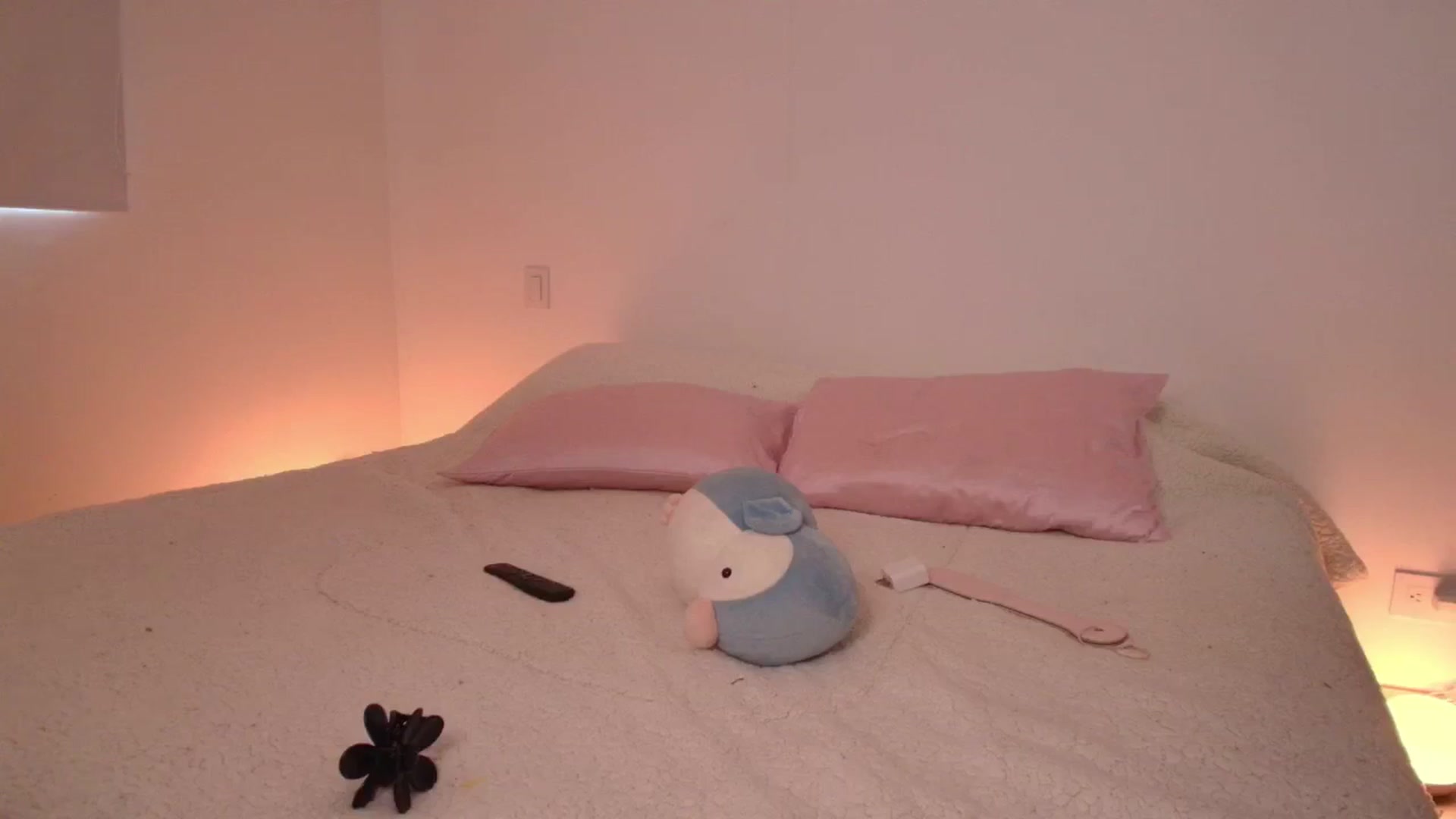 Gallery image thumbnail from YourFavorita's myfreecams stream on, 04/22/2026, 18:04 image 8 of 20