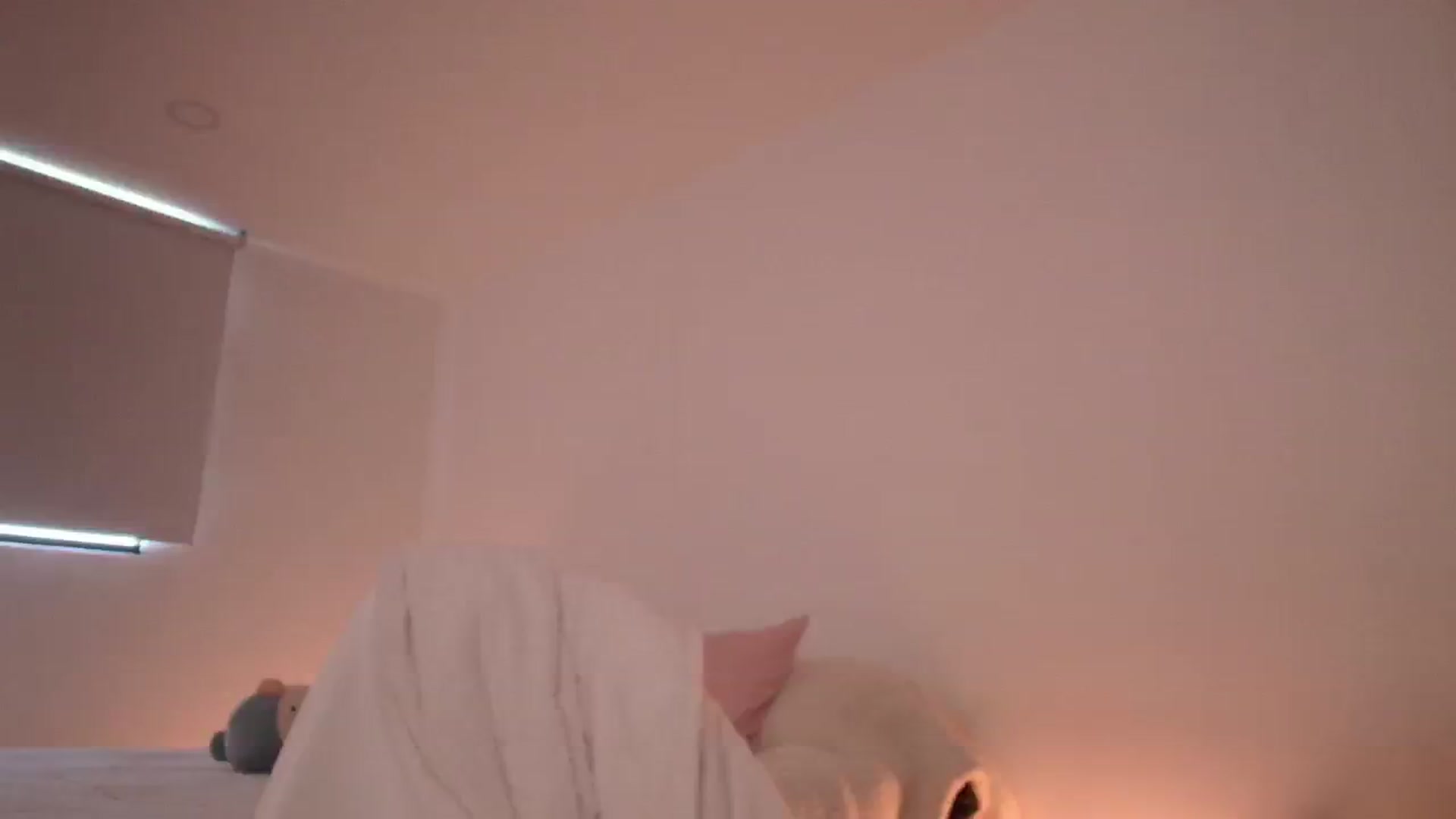 Gallery image thumbnail from YourFavorita's myfreecams stream on, 04/23/2026, 17:33 image 4 of 20