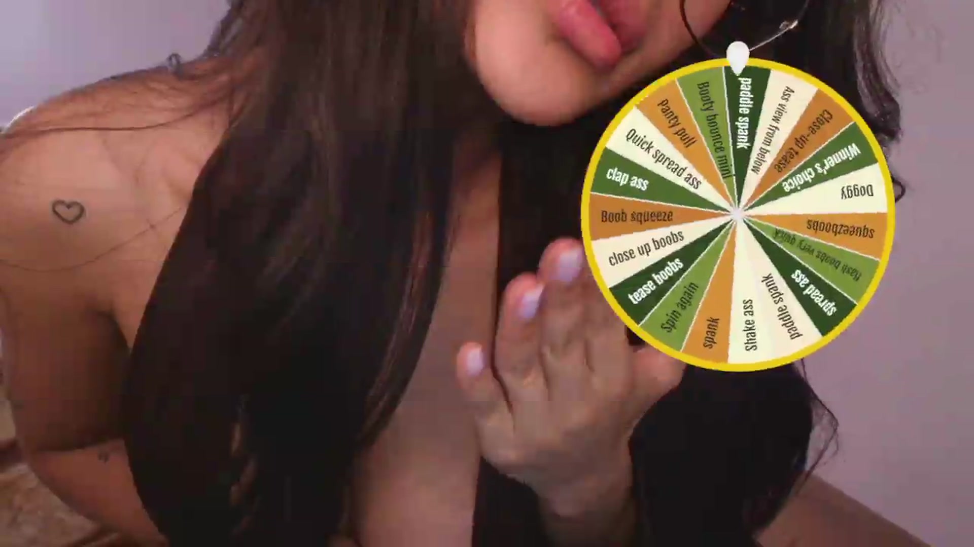 Gallery image thumbnail from YourFavorita's myfreecams stream on, 06/15/2026, 01:42 image 16 of 20