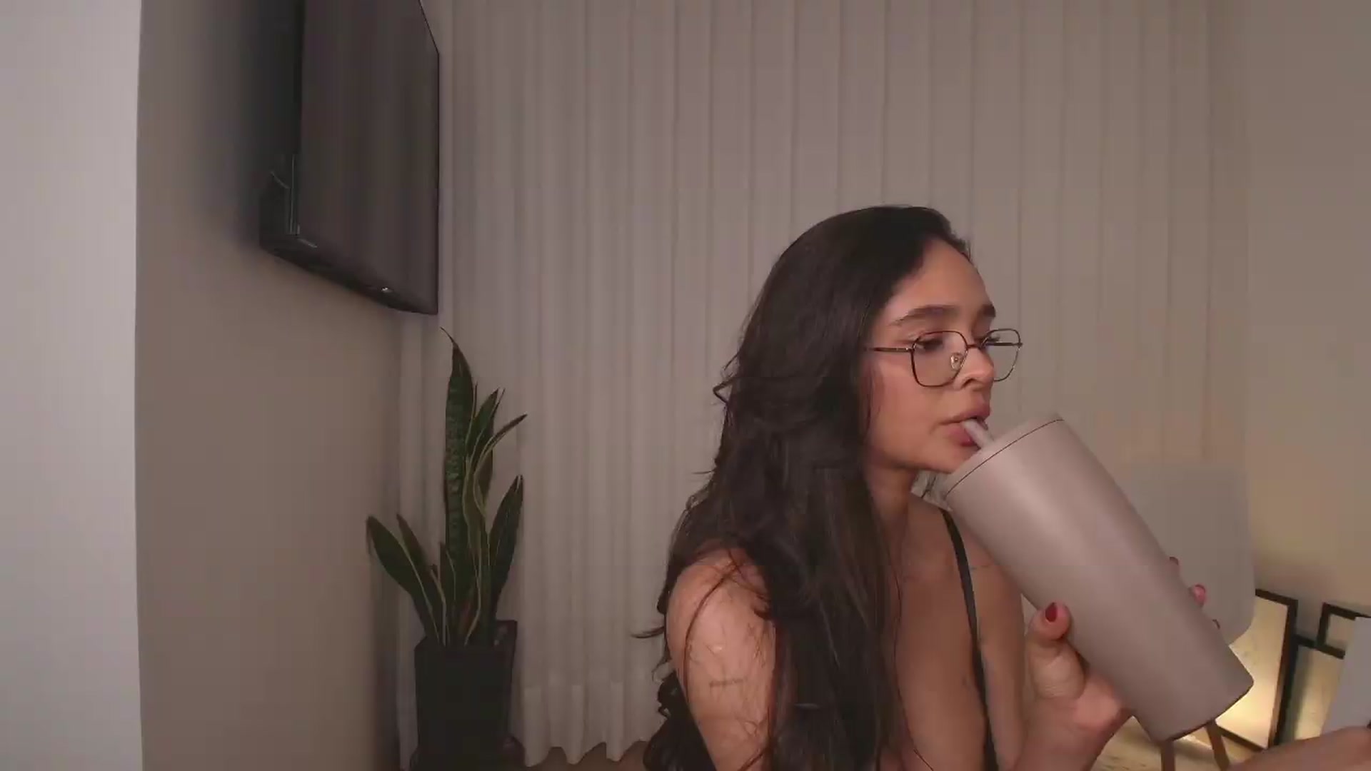 Gallery image thumbnail from YourFavorita's myfreecams stream on, 07/03/2026, 24:01 image 6 of 20