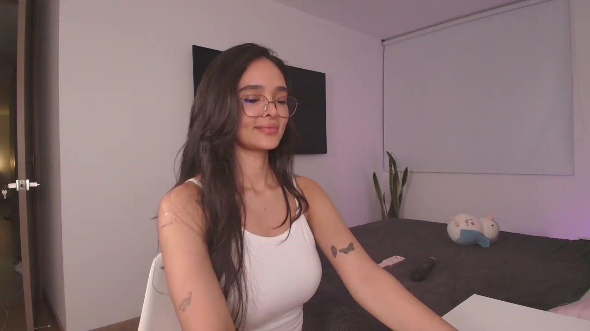 Gallery image thumbnail from YourFavorita's myfreecams stream on, 07/15/2026, 24:00 image 12 of 20