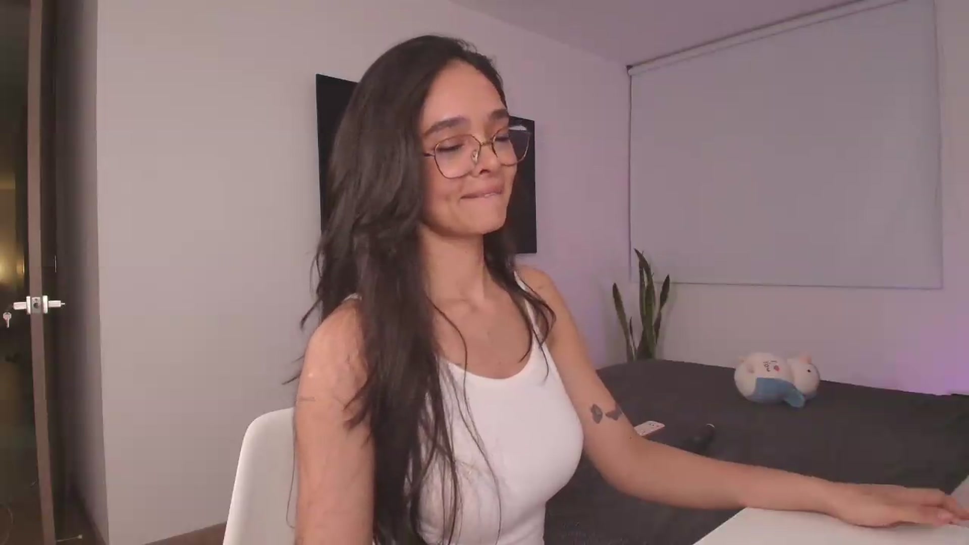 Gallery image thumbnail from YourFavorita's myfreecams stream on, 07/15/2026, 24:00 image 11 of 20