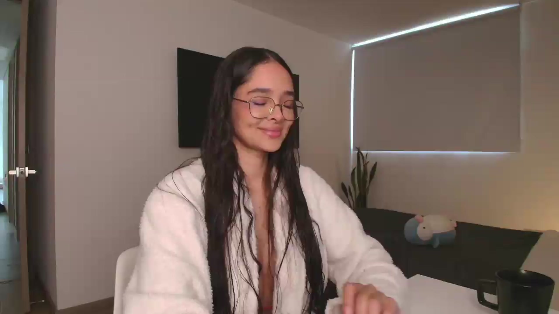 Gallery image thumbnail from YourFavorita's myfreecams stream on, 07/28/2026, 15:47 image 16 of 20