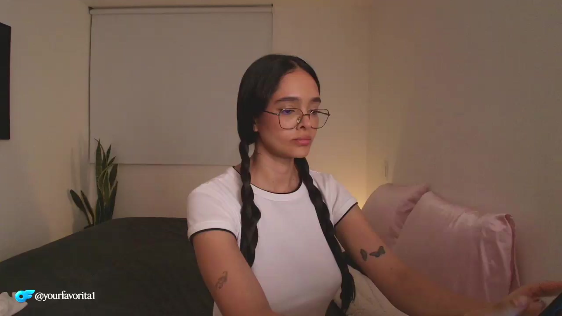 Gallery image thumbnail from YourFavorita's myfreecams stream on, 07/30/2026, 24:21 image 12 of 20
