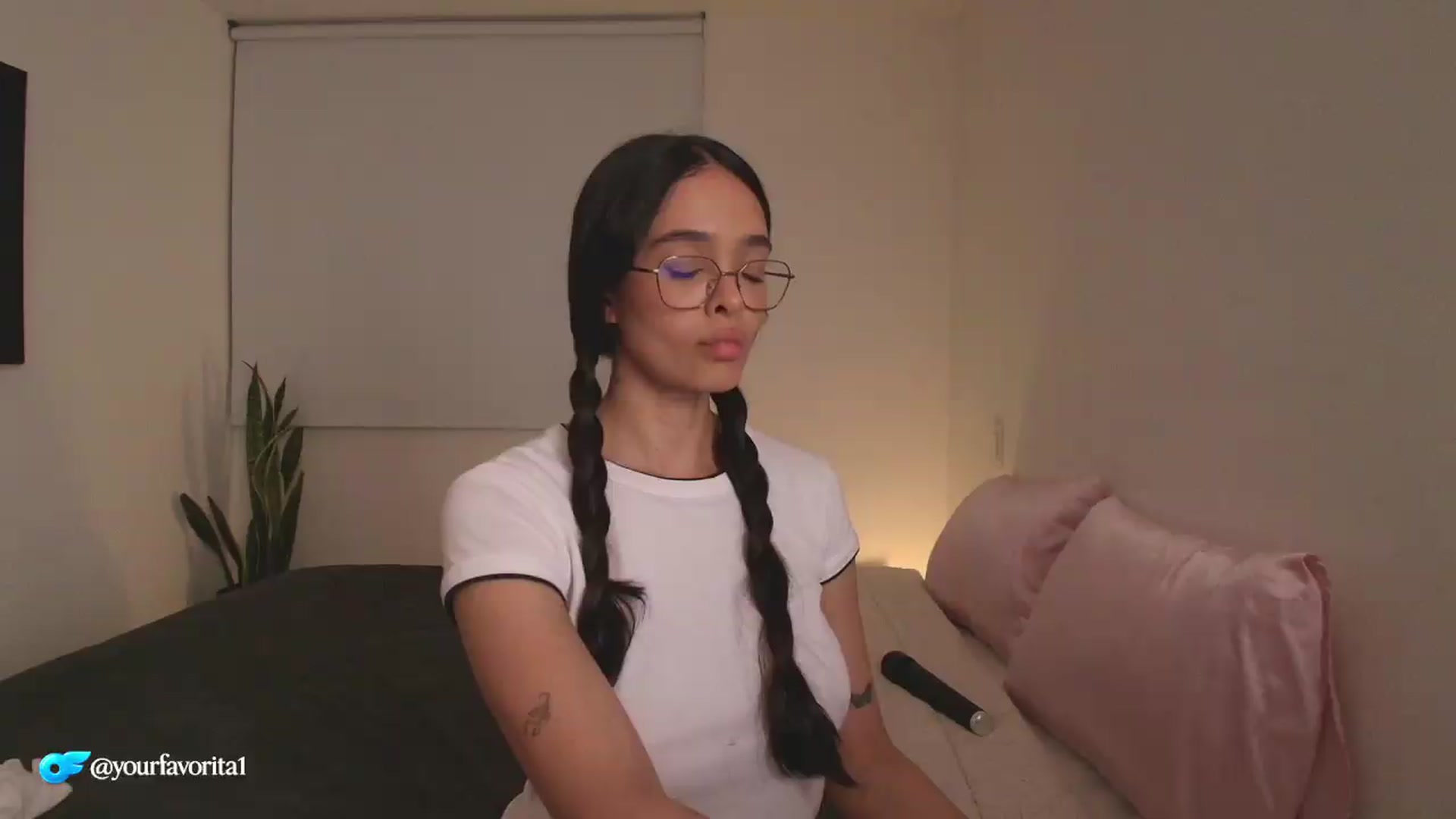 Gallery image thumbnail from YourFavorita's myfreecams stream on, 07/30/2026, 24:21 image 4 of 20