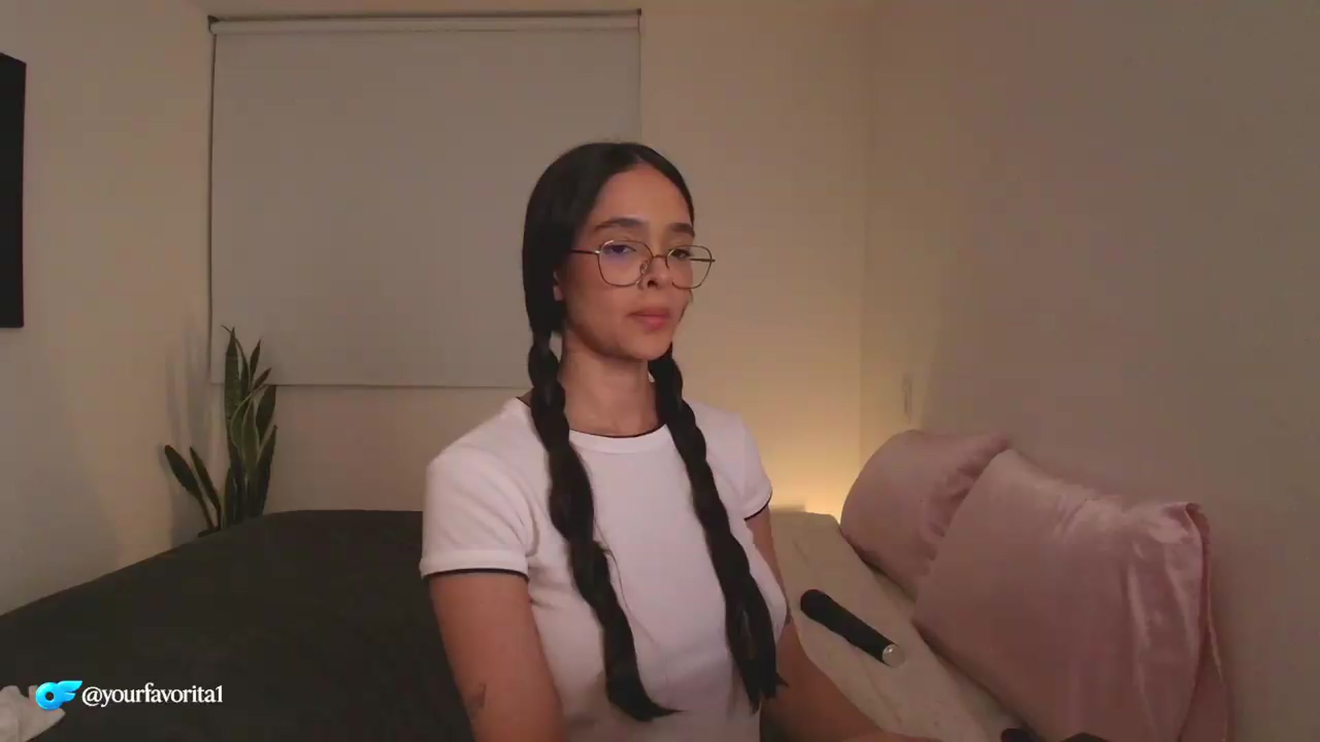 Gallery image thumbnail from YourFavorita's myfreecams stream on, 07/30/2026, 24:21 image 8 of 20