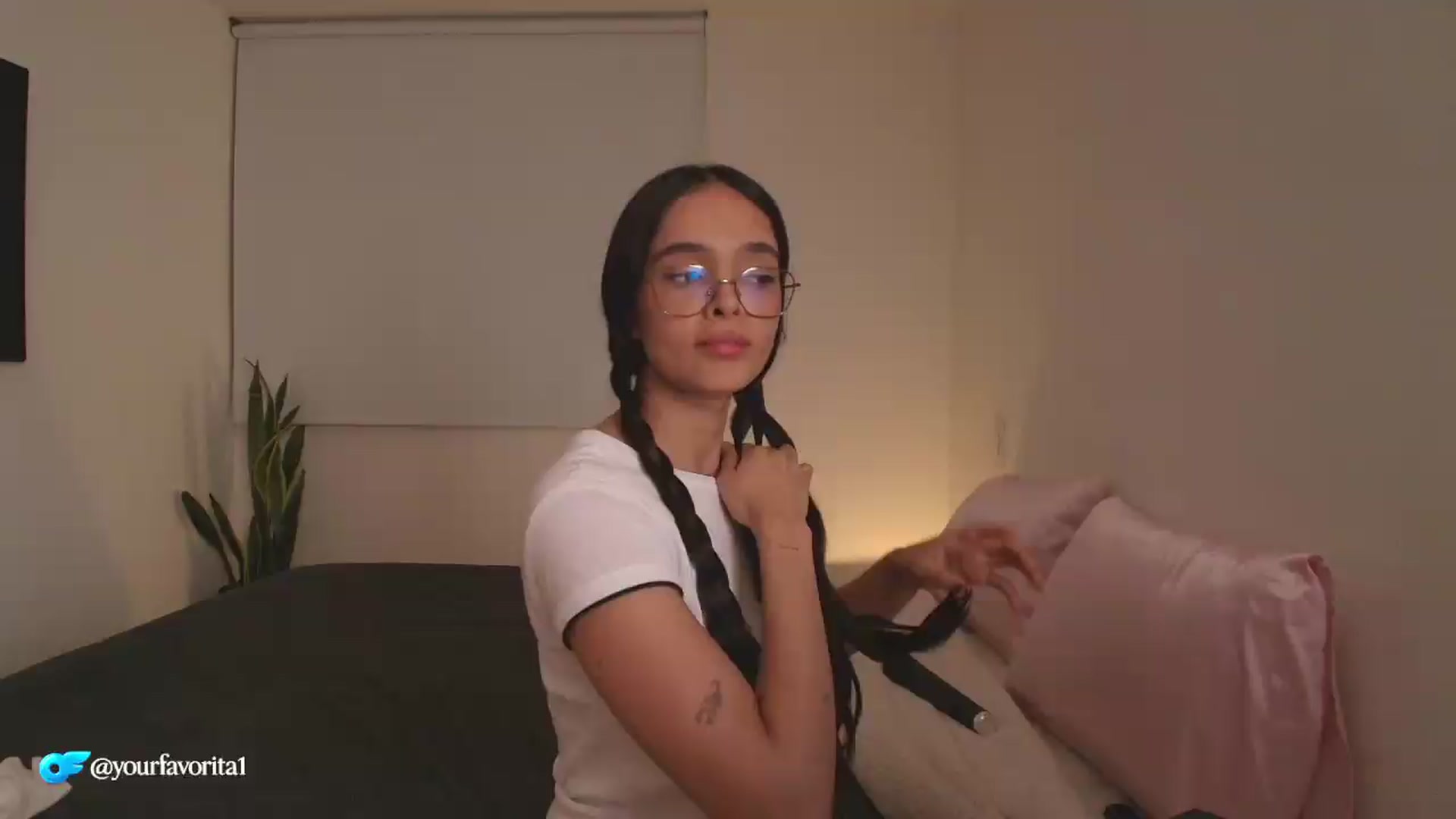 Gallery image thumbnail from YourFavorita's myfreecams stream on, 07/30/2026, 24:21 image 9 of 20
