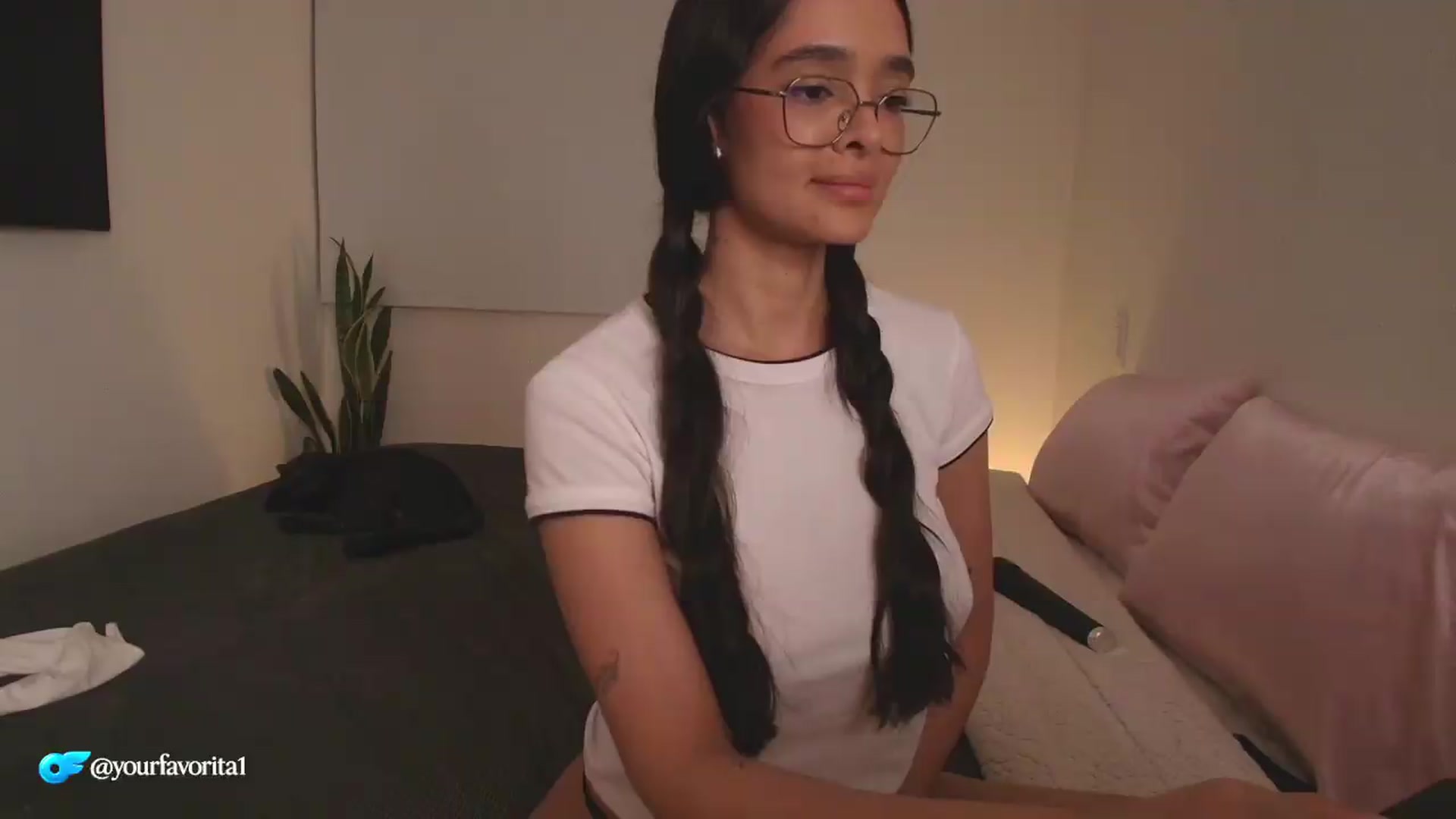 Gallery image thumbnail from YourFavorita's myfreecams stream on, 07/30/2026, 02:12 image 5 of 20