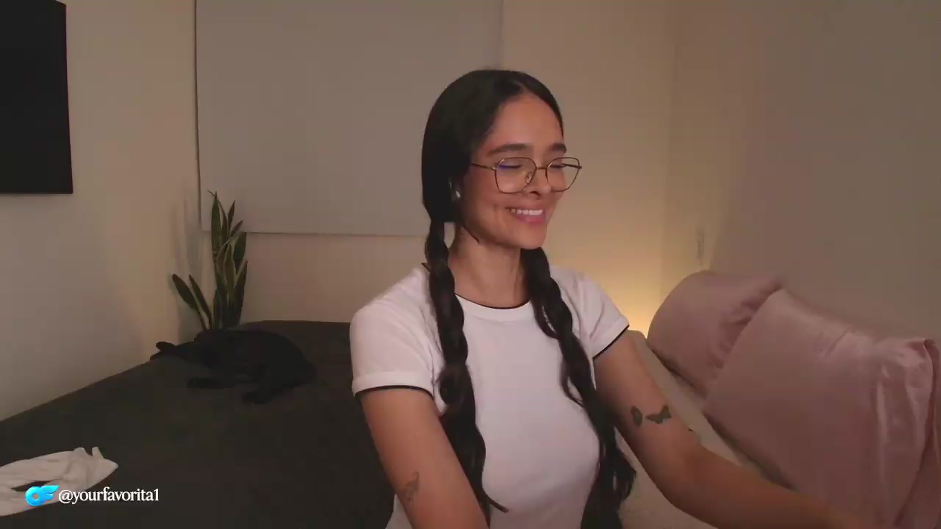 Gallery image thumbnail from YourFavorita's myfreecams stream on, 07/30/2026, 02:12 image 12 of 20