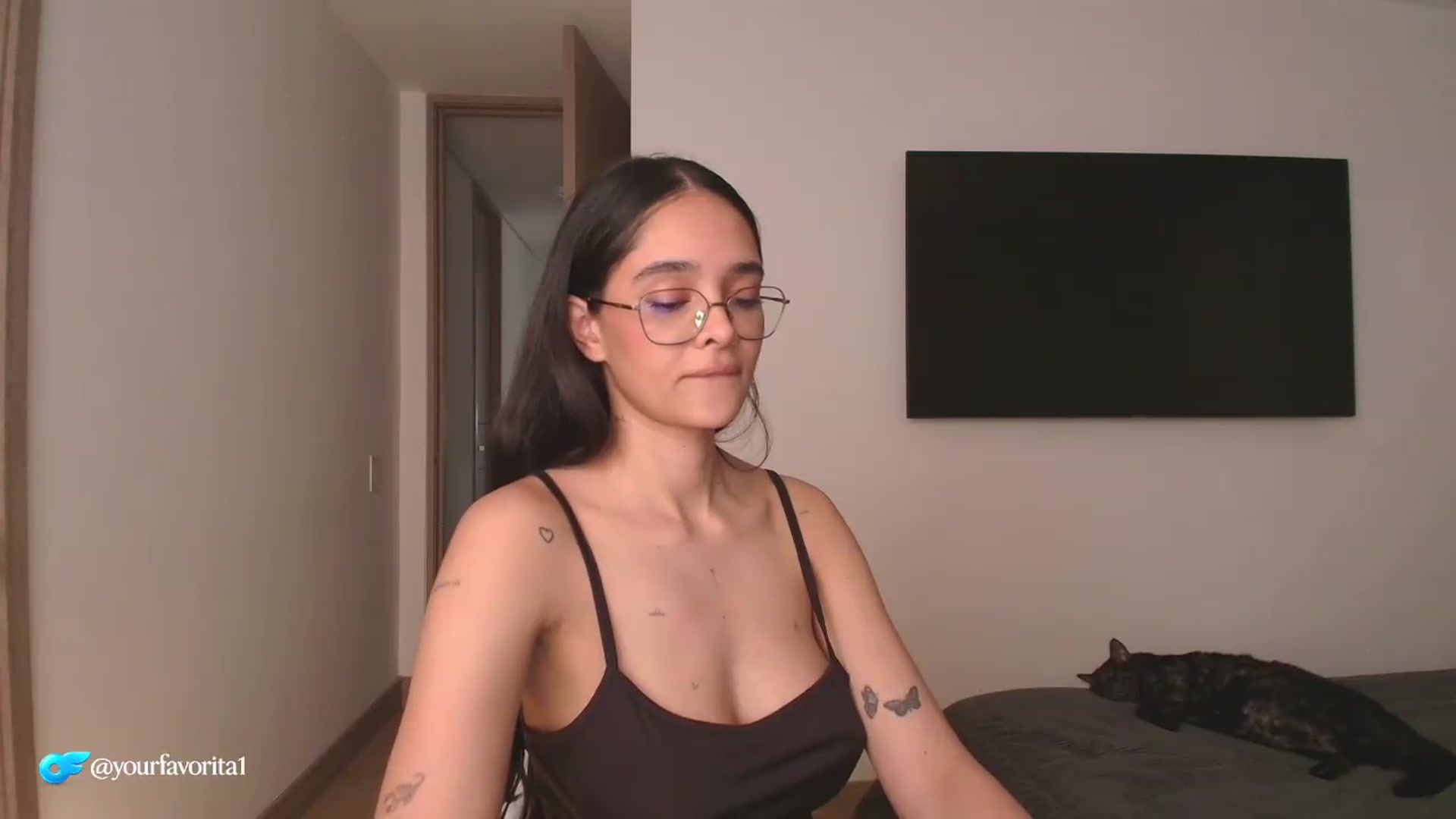 Gallery image thumbnail from YourFavorita's myfreecams stream on, 08/04/2026, 22:50 image 9 of 20