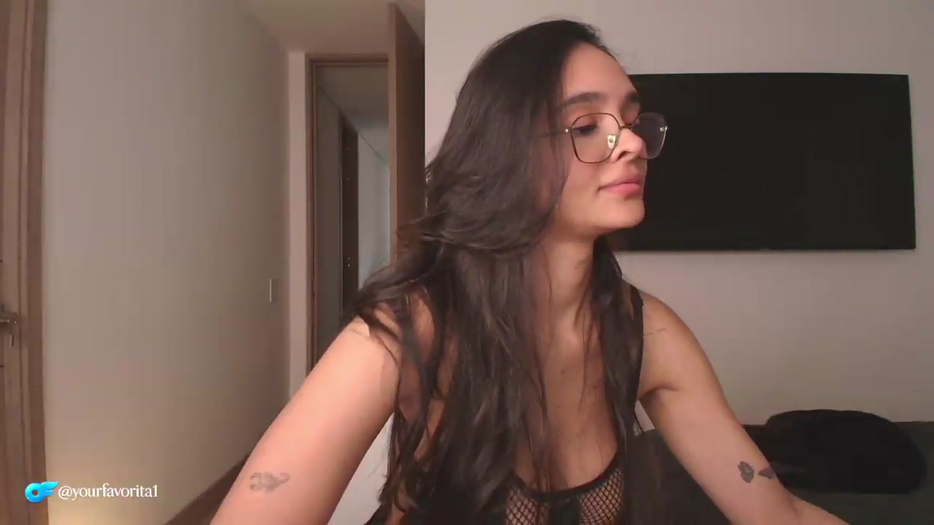 Gallery image thumbnail from YourFavorita's myfreecams stream on, 08/05/2026, 23:49 image 9 of 20