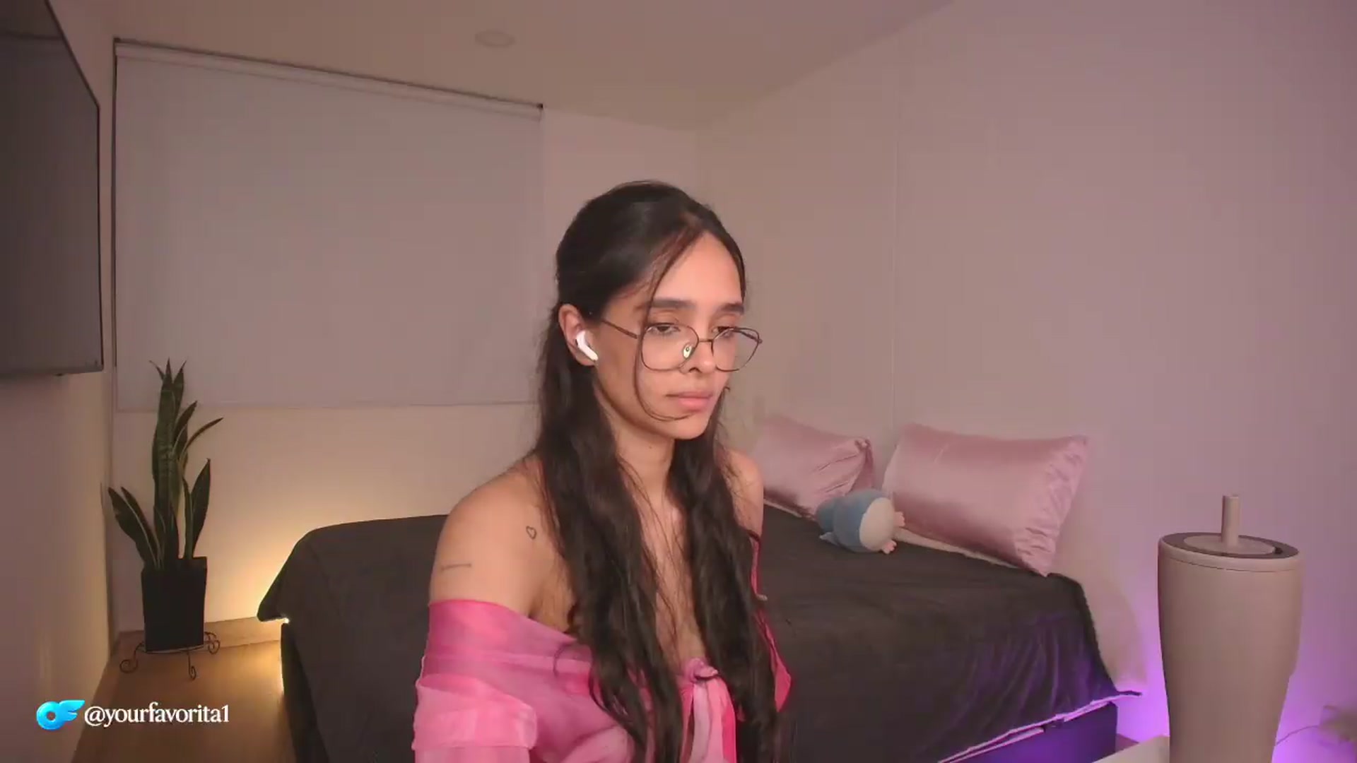 Gallery image thumbnail from YourFavorita's myfreecams stream on, 08/09/2026, 23:42 image 20 of 20