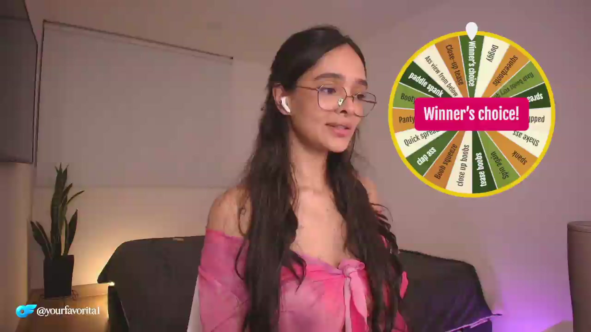 Gallery image thumbnail from YourFavorita's myfreecams stream on, 08/10/2026, 02:51 image 16 of 20