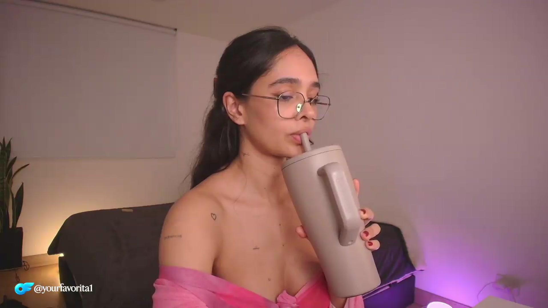 Gallery image thumbnail from YourFavorita's myfreecams stream on, 08/10/2026, 02:51 image 19 of 20