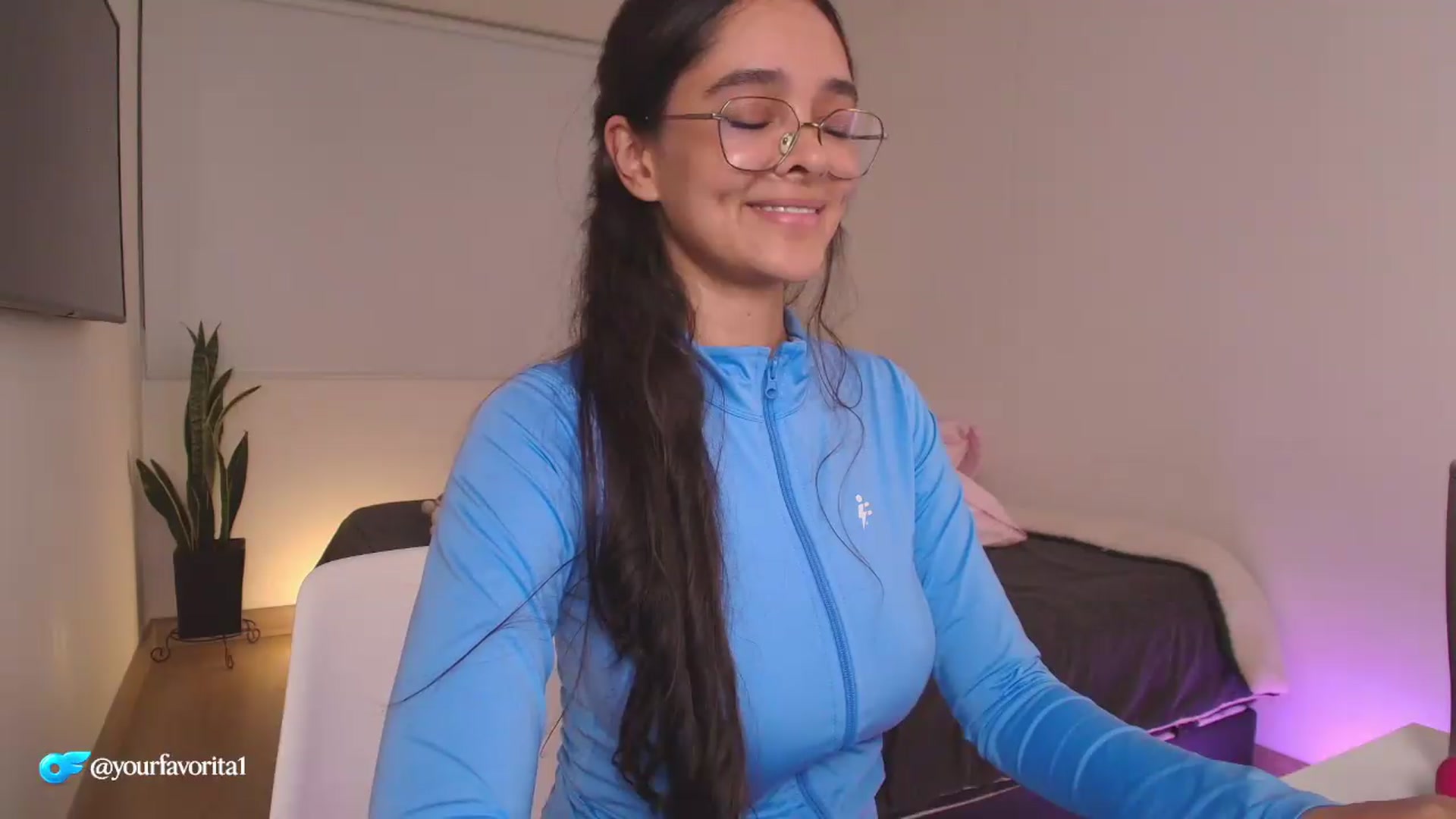 Gallery image thumbnail from YourFavorita's myfreecams stream on, 08/10/2026, 03:16 image 20 of 20