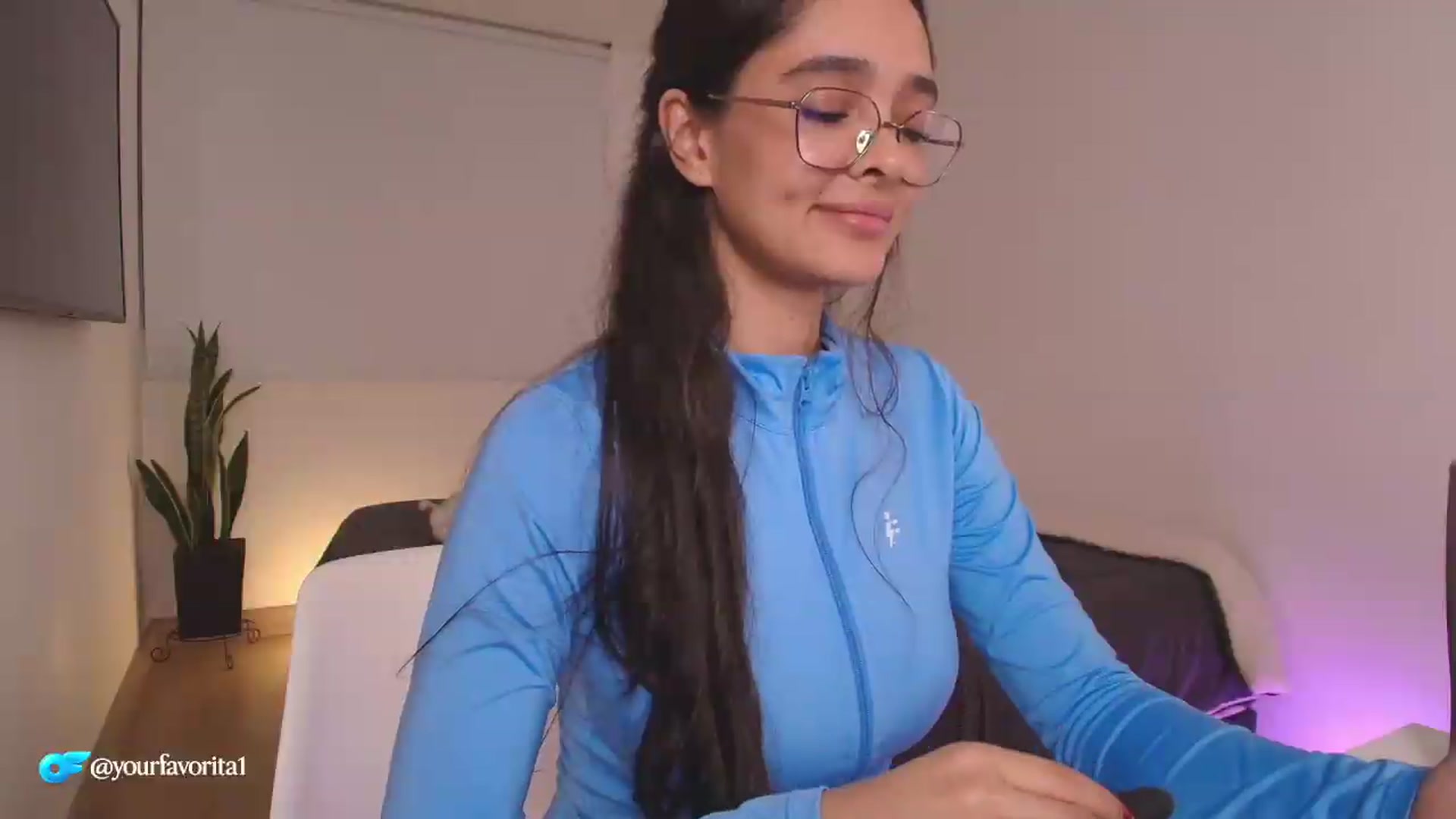 Gallery image thumbnail from YourFavorita's myfreecams stream on, 08/10/2026, 03:16 image 16 of 20