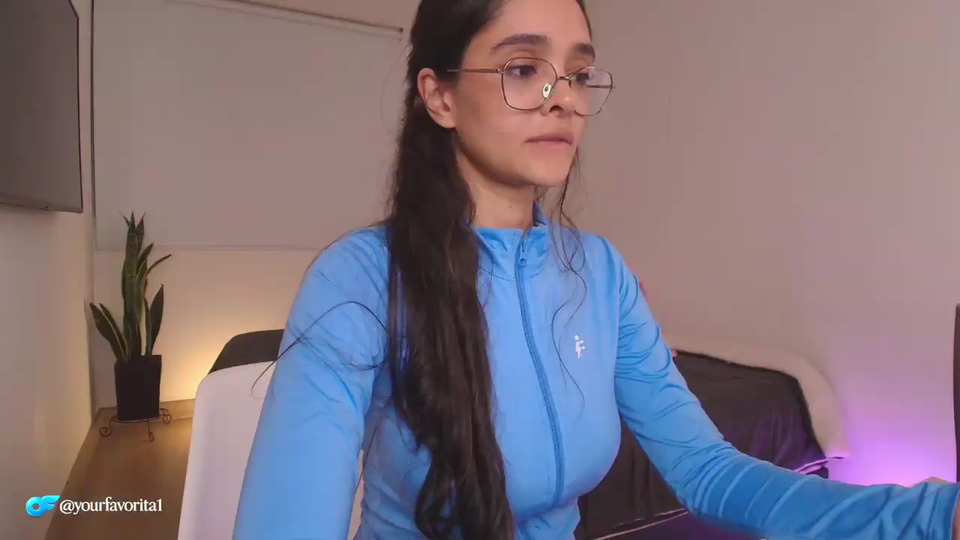 Gallery image thumbnail from YourFavorita's myfreecams stream on, 08/10/2026, 03:16 image 14 of 20