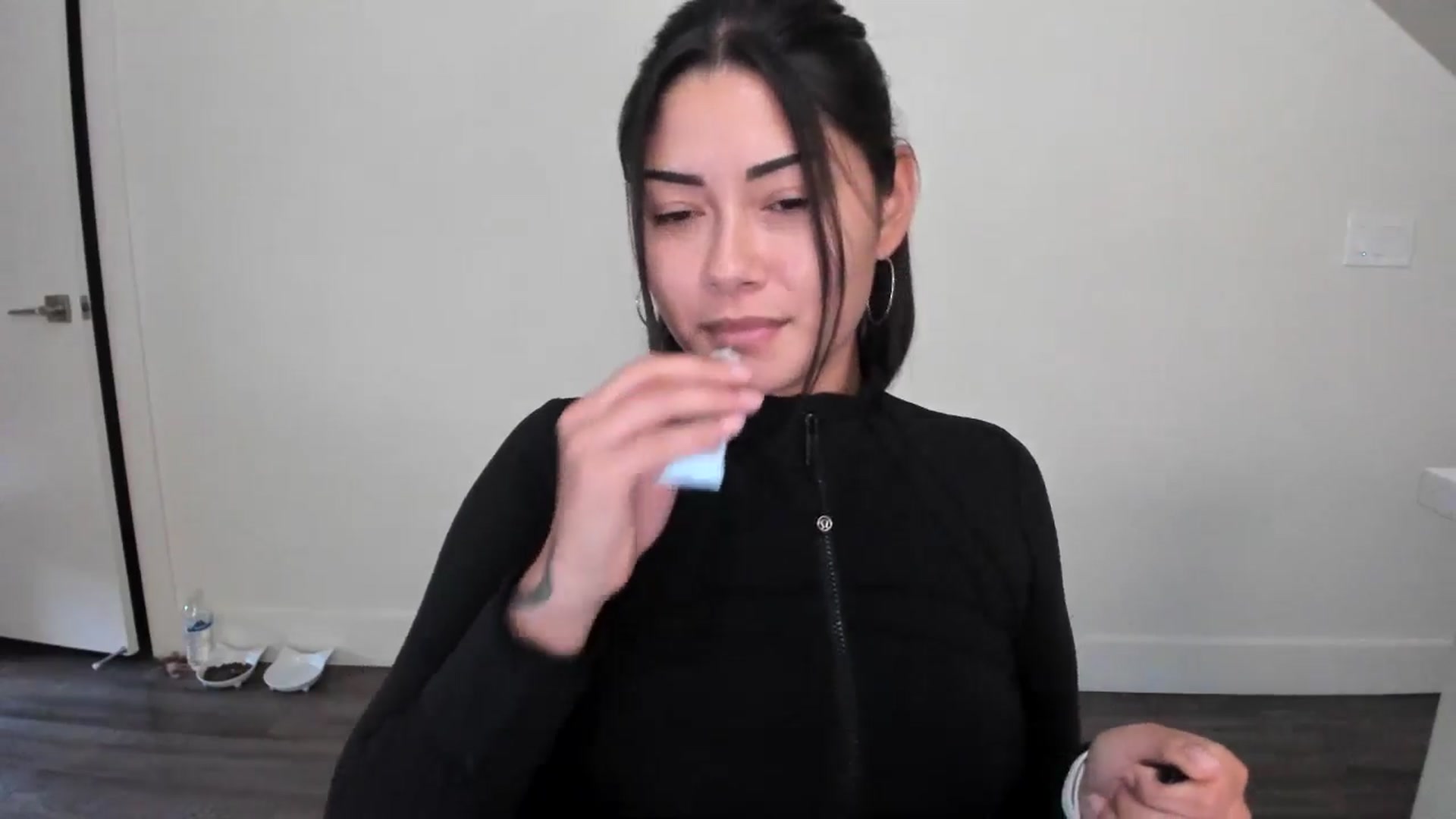 Gallery image thumbnail from YourGoddessLu's myfreecams stream on, 07/02/2025, 02:38 image 17 of 20