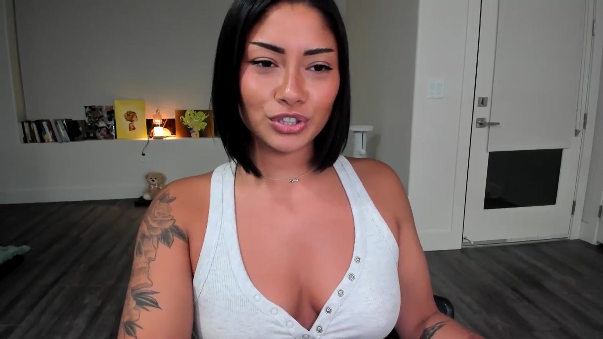 Gallery image thumbnail from YourGoddessLu's myfreecams stream on, 07/08/2025, 07:33 image 20 of 20