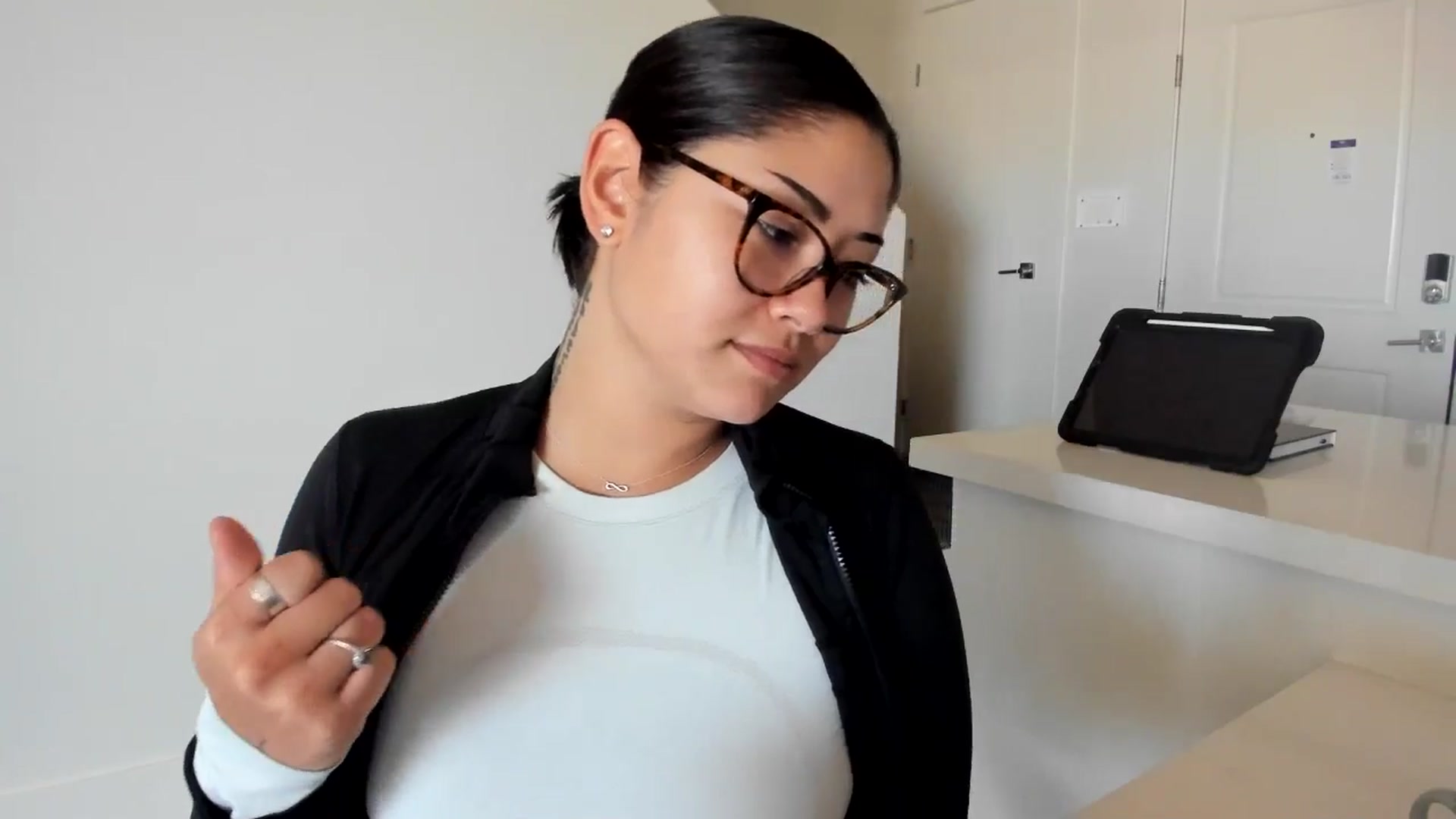 Gallery image thumbnail from YourGoddessLu's myfreecams stream on, 07/08/2025, 21:15 image 9 of 20