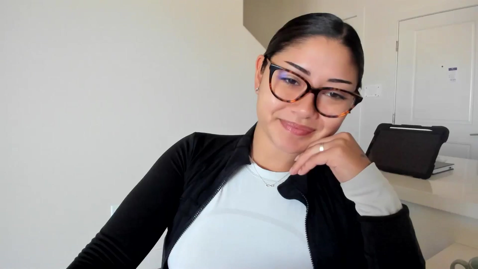 Gallery image thumbnail from YourGoddessLu's myfreecams stream on, 07/08/2025, 21:15 image 1 of 20