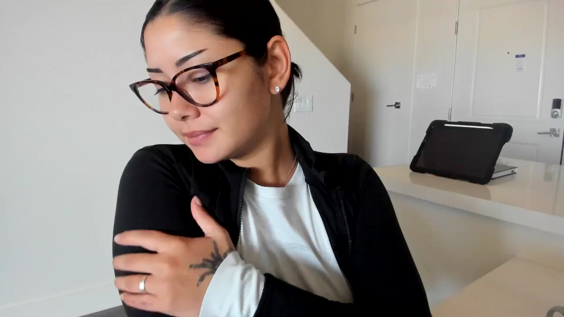 Gallery image thumbnail from YourGoddessLu's myfreecams stream on, 07/08/2025, 21:15 image 11 of 20