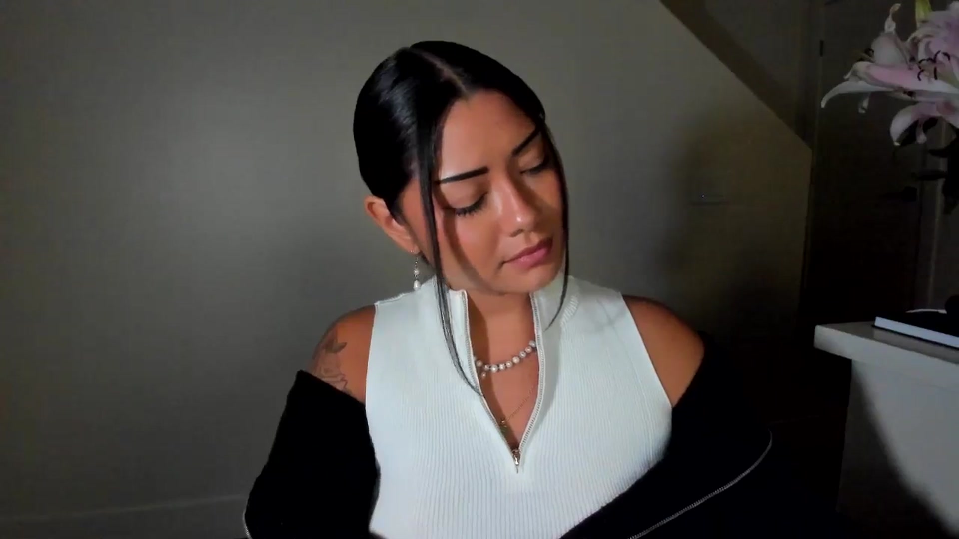 Gallery image thumbnail from YourGoddessLu's myfreecams stream on, 07/15/2025, 06:29 image 15 of 20