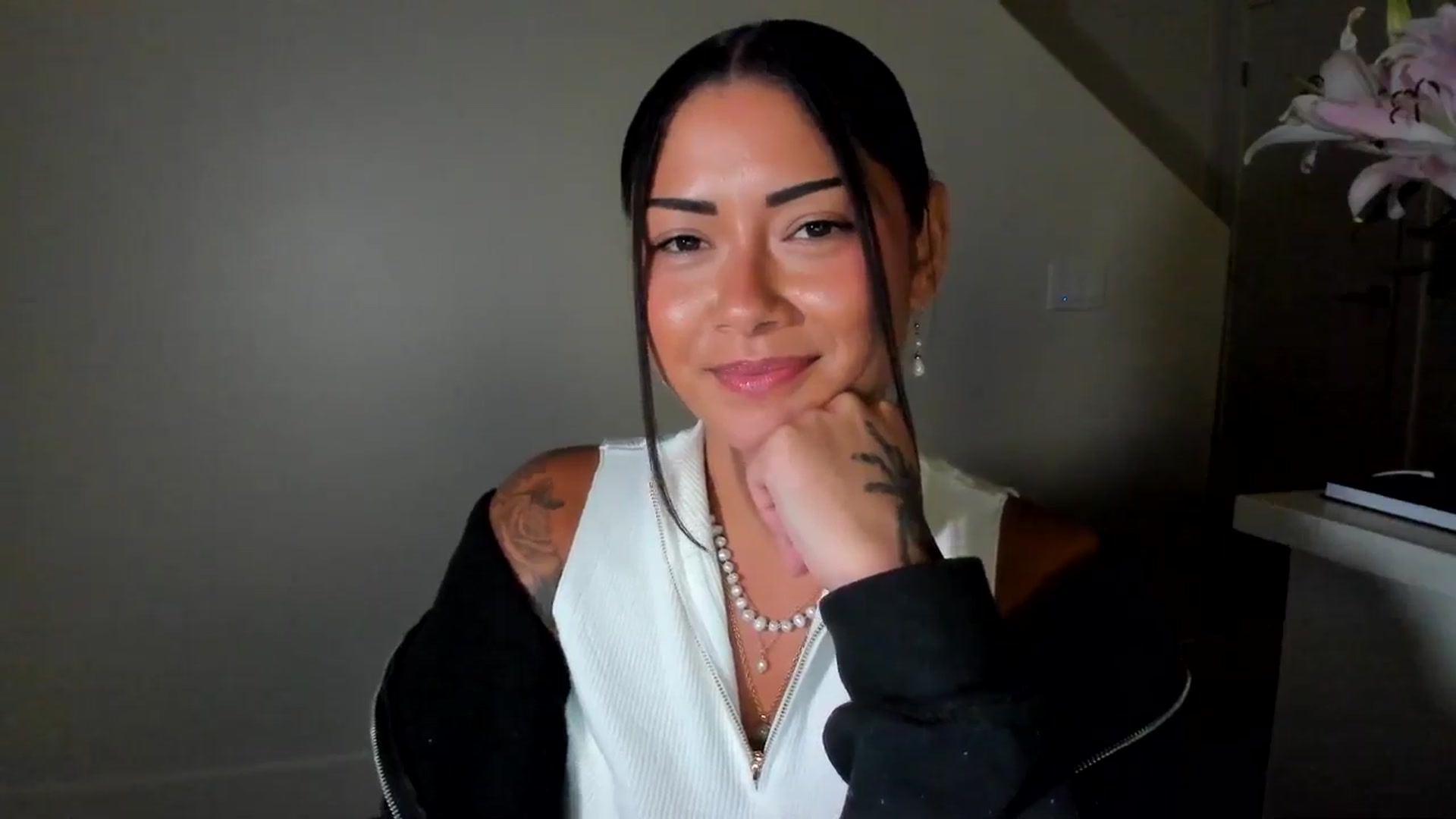 Gallery image thumbnail from YourGoddessLu's myfreecams stream on, 07/15/2025, 06:29 image 11 of 20