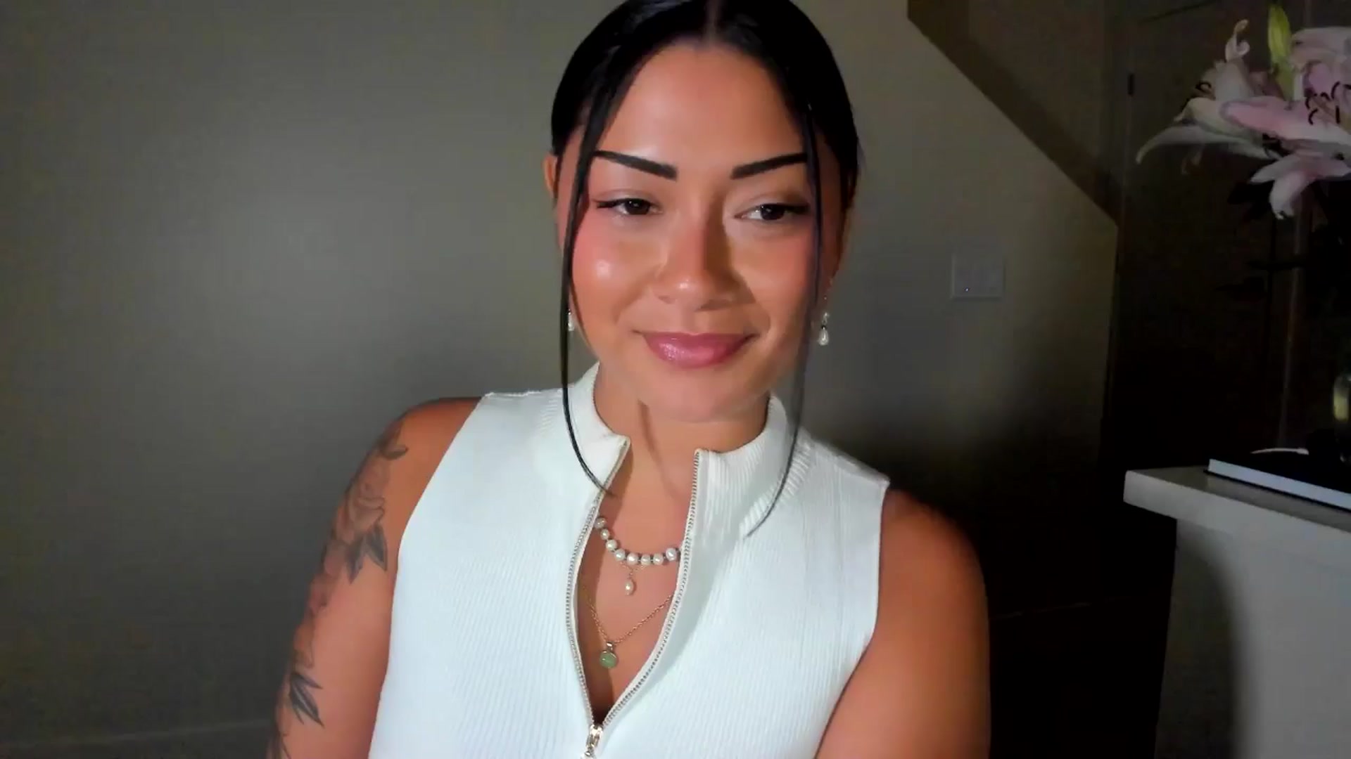 Gallery image thumbnail from YourGoddessLu's myfreecams stream on, 07/15/2025, 06:29 image 1 of 20