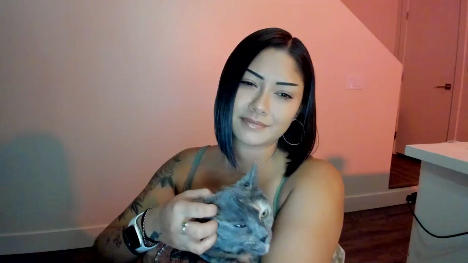 Gallery image thumbnail from YourGoddessLu's myfreecams stream on, 07/27/2025, 06:25 image 1 of 20