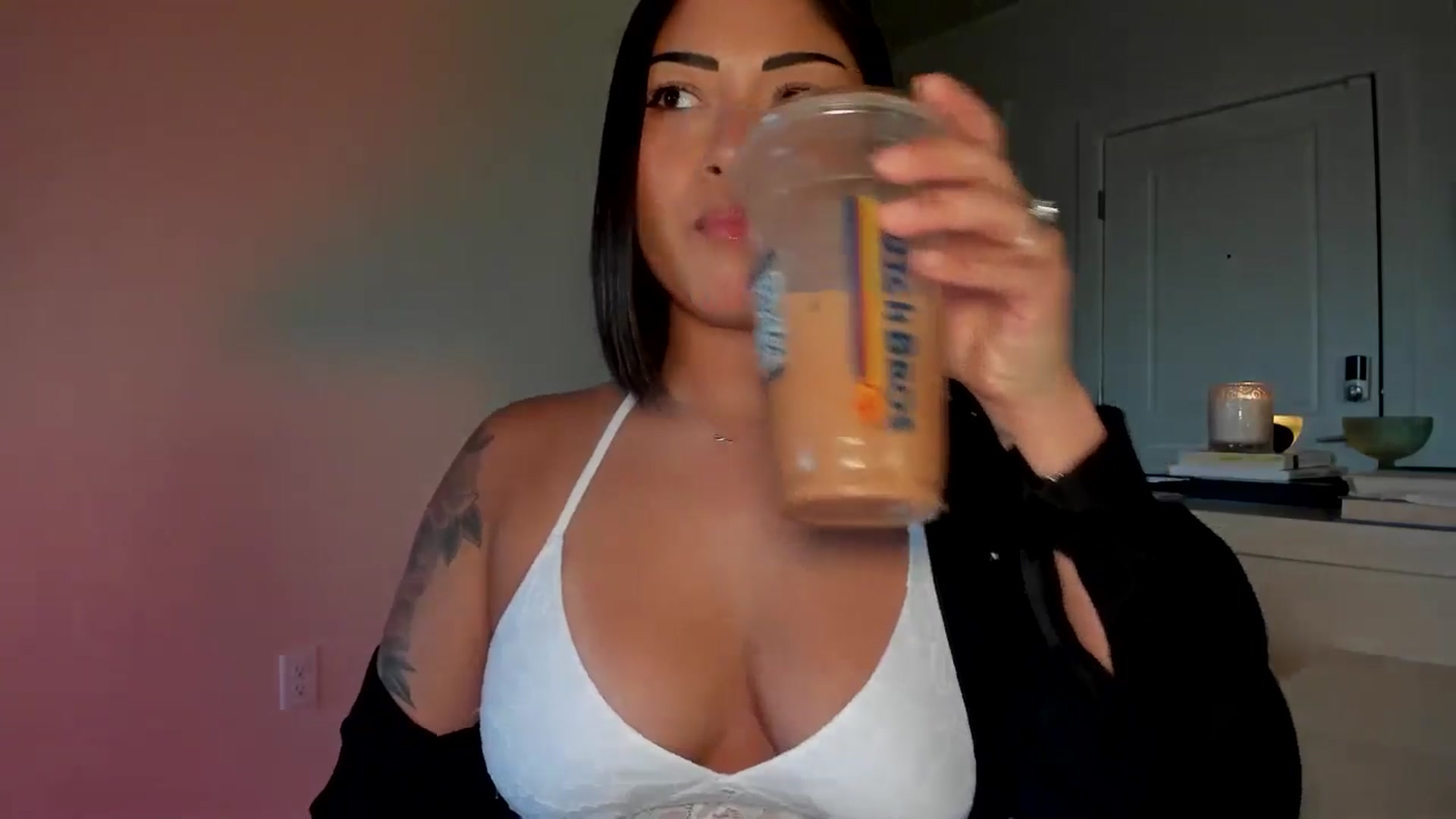 Gallery image thumbnail from YourGoddessLu's myfreecams stream on, 07/28/2025, 03:47 image 2 of 20